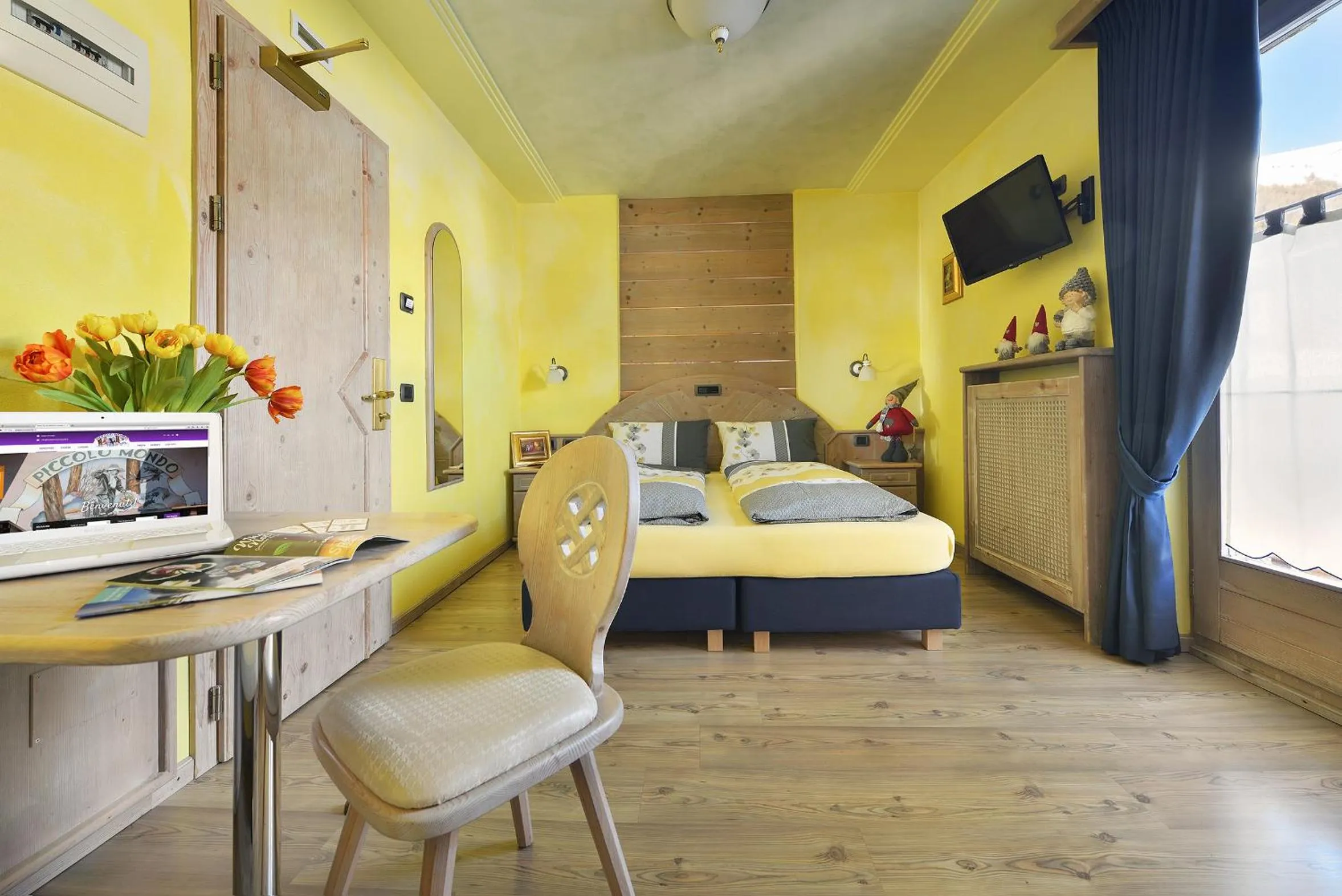 Bed in Hotel Piccolo Mondo