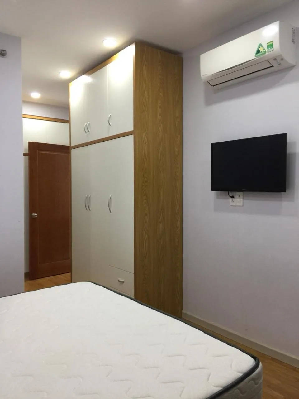 Bed in Scenic Valley Marvel