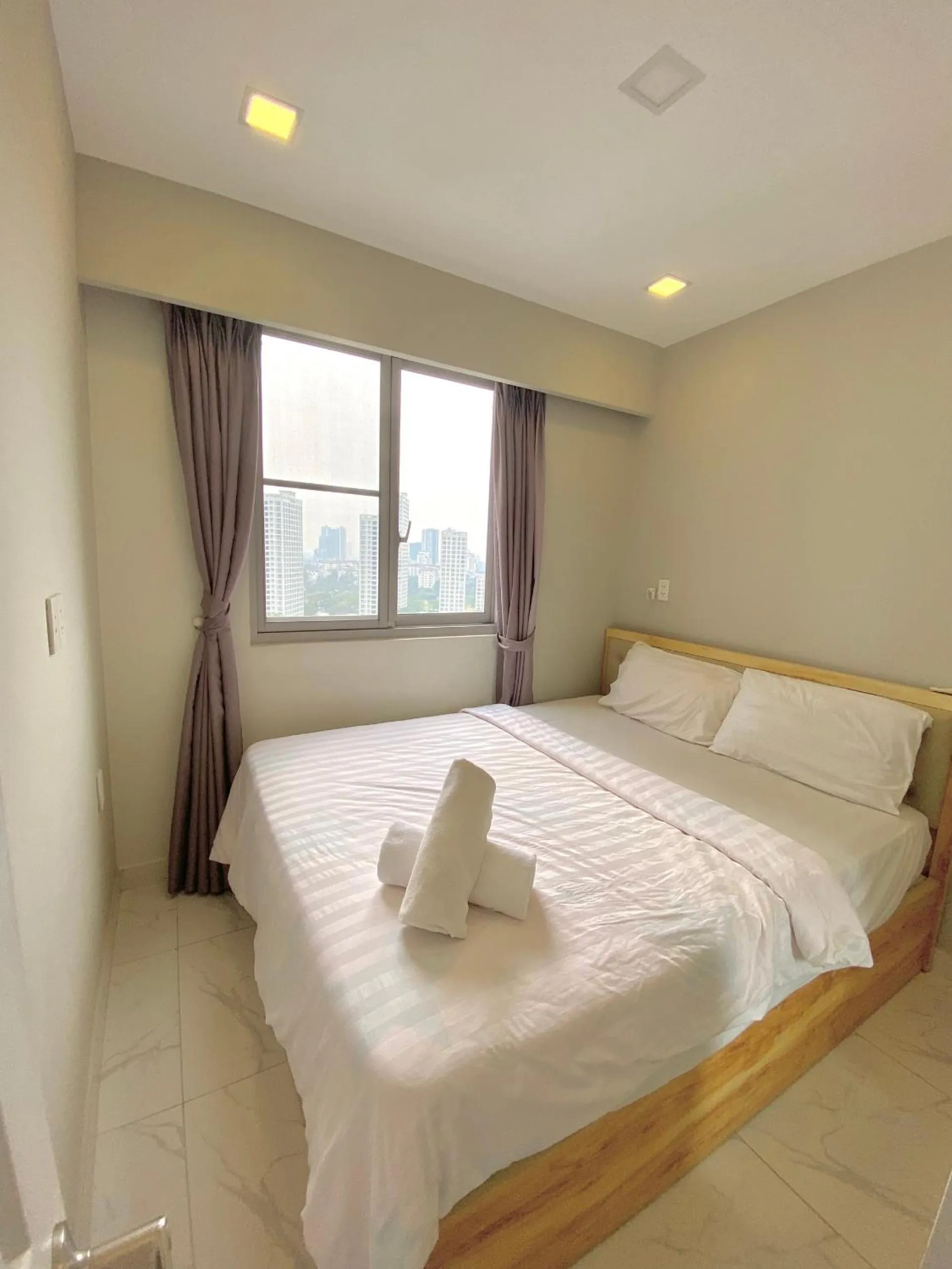 Bed in Scenic Valley Marvel