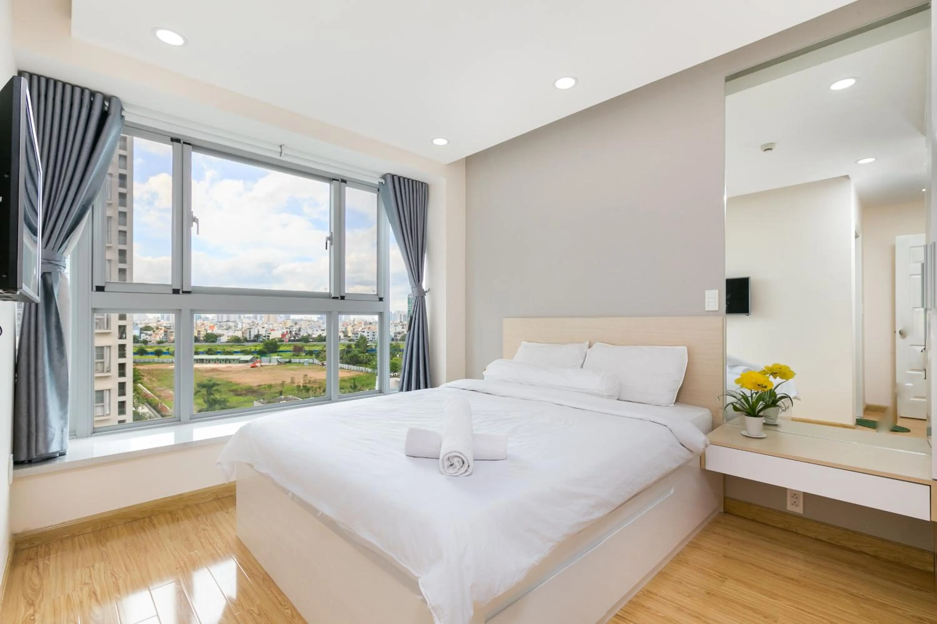 Bed in Scenic Valley Marvel