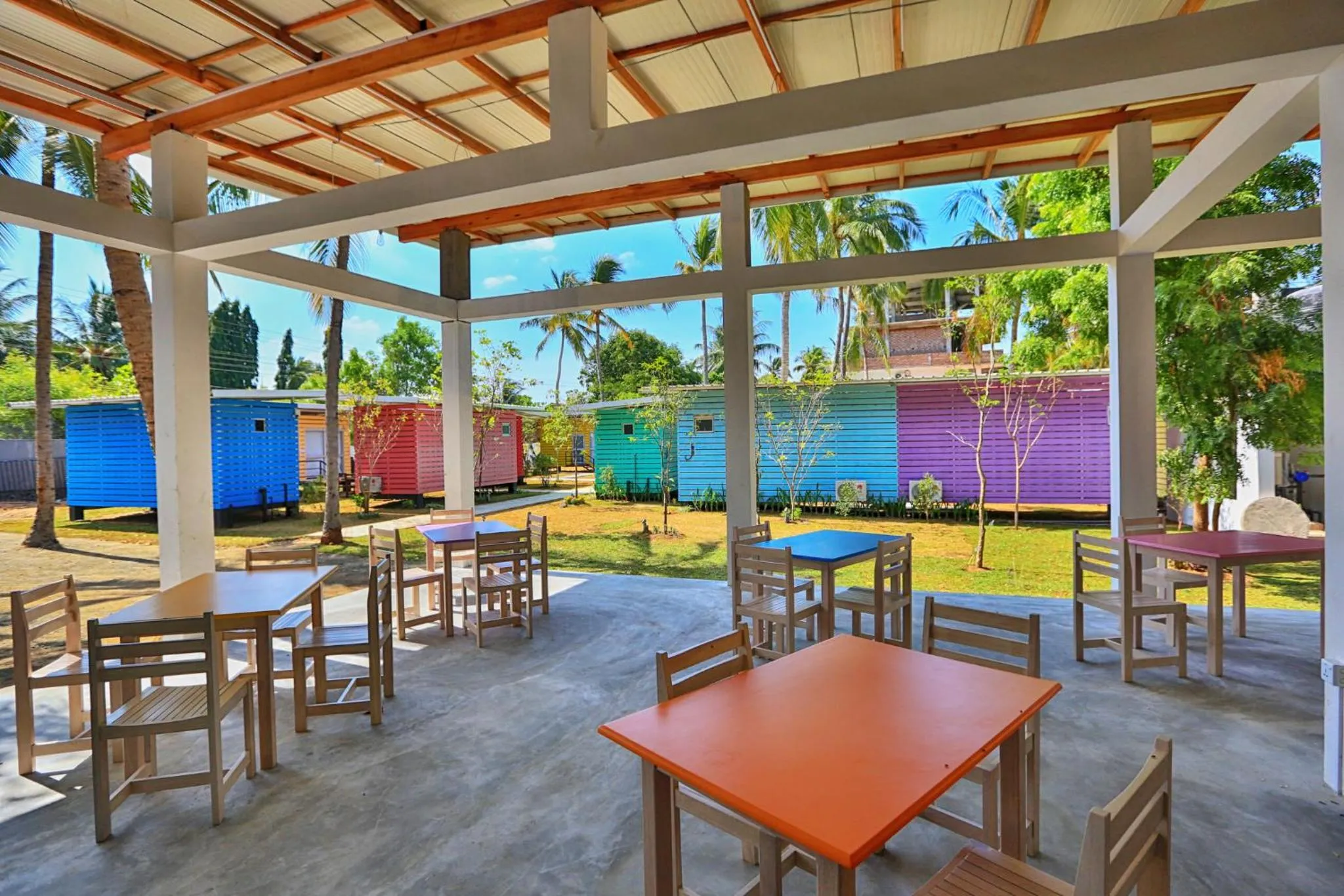 Restaurant/places to eat in Arugambay PodBay