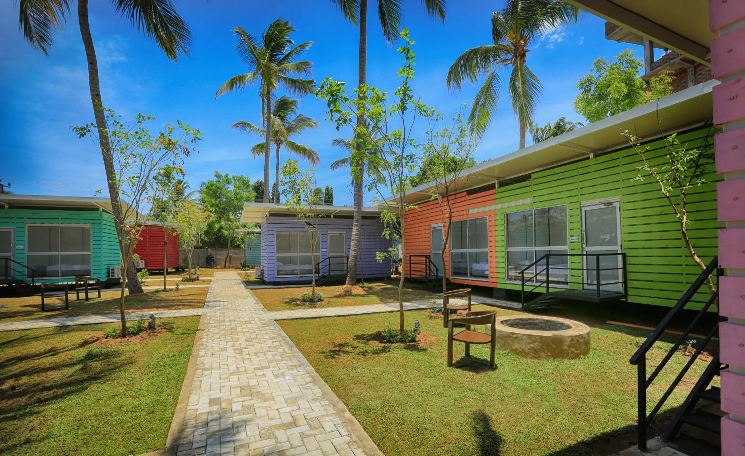 Garden view in Arugambay PodBay