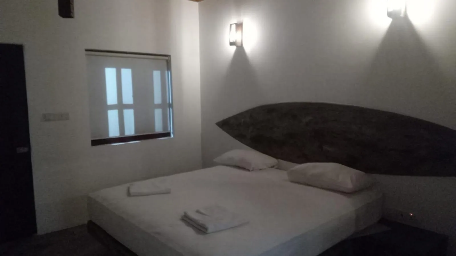 Bedroom, Bed in Arugambay PodBay