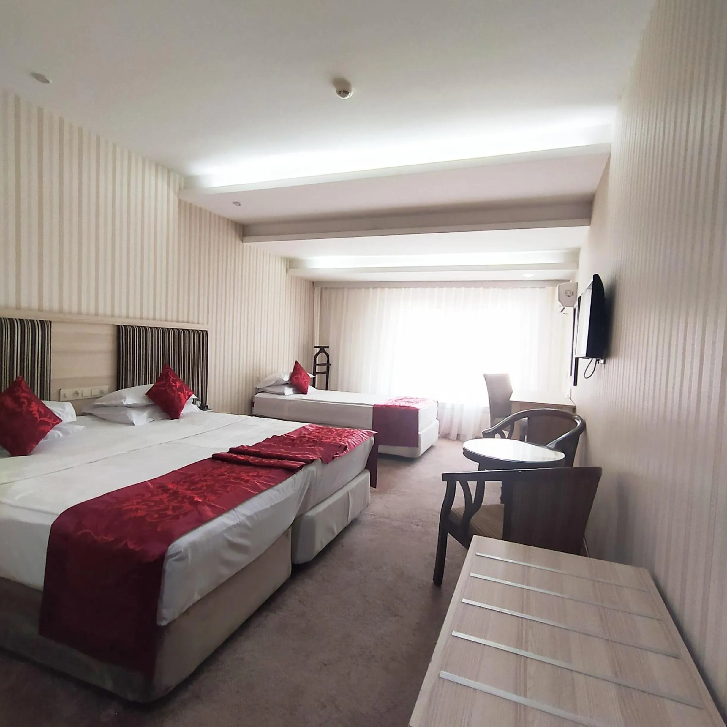 Photo of the whole room, Bed in Royal Hotel