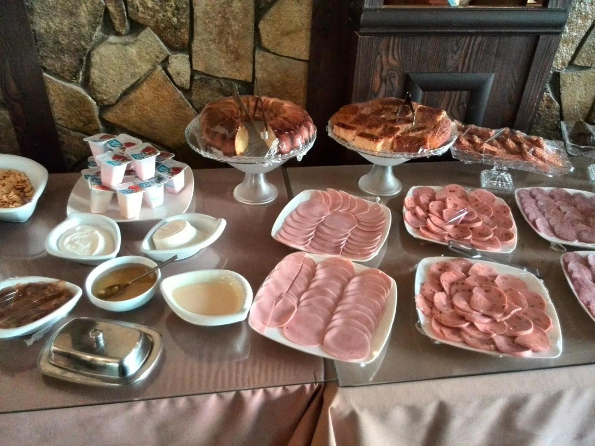 Buffet breakfast in Royal Hotel