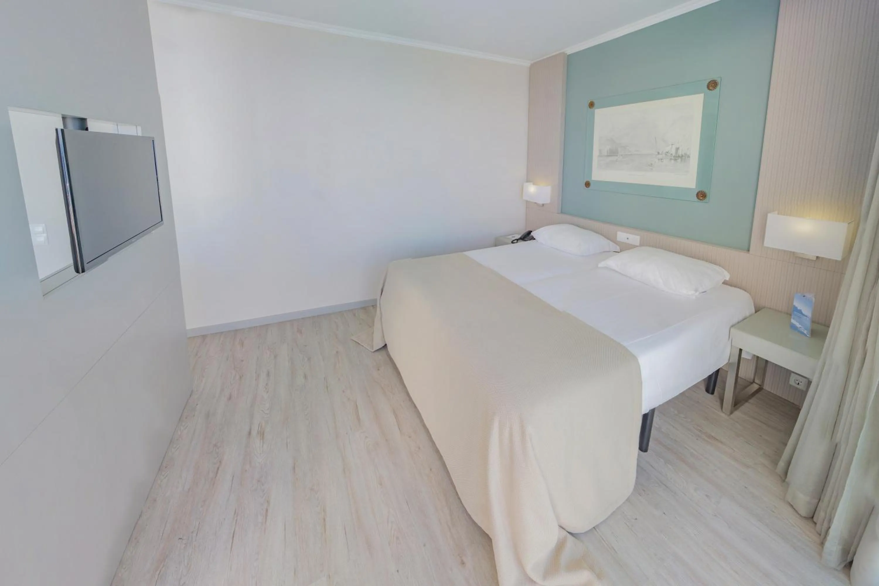 Bed in Hotel Orca Praia - Adults Only
