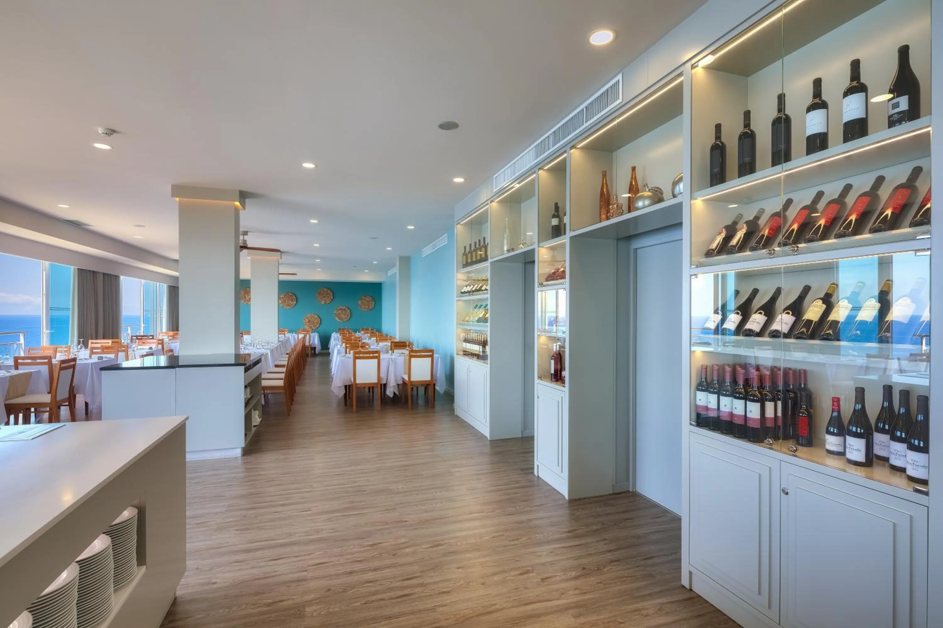 Restaurant/places to eat in Hotel Orca Praia - Adults Only