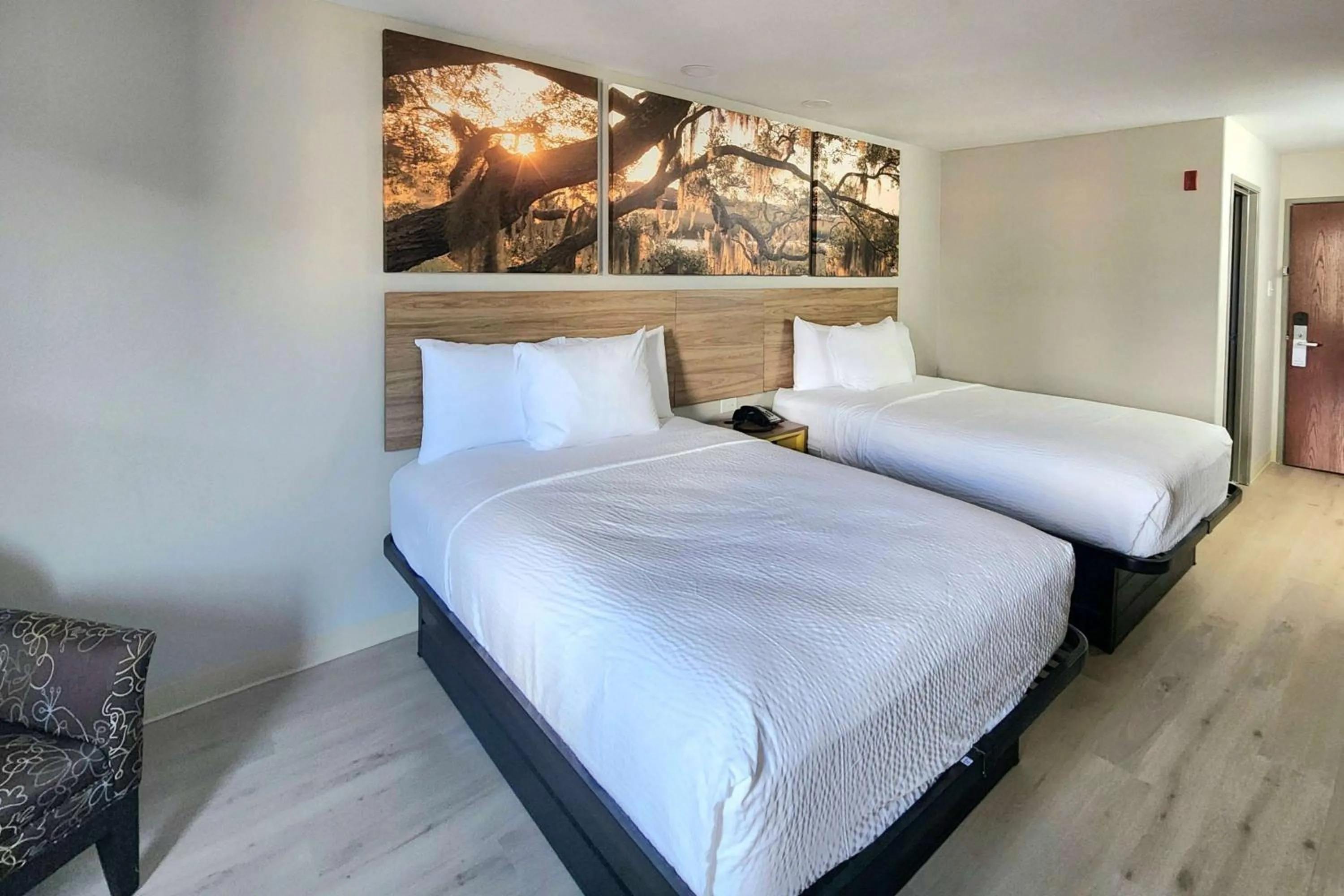 Photo of the whole room, Bed in Days Inn by Wyndham Lafayette Scott