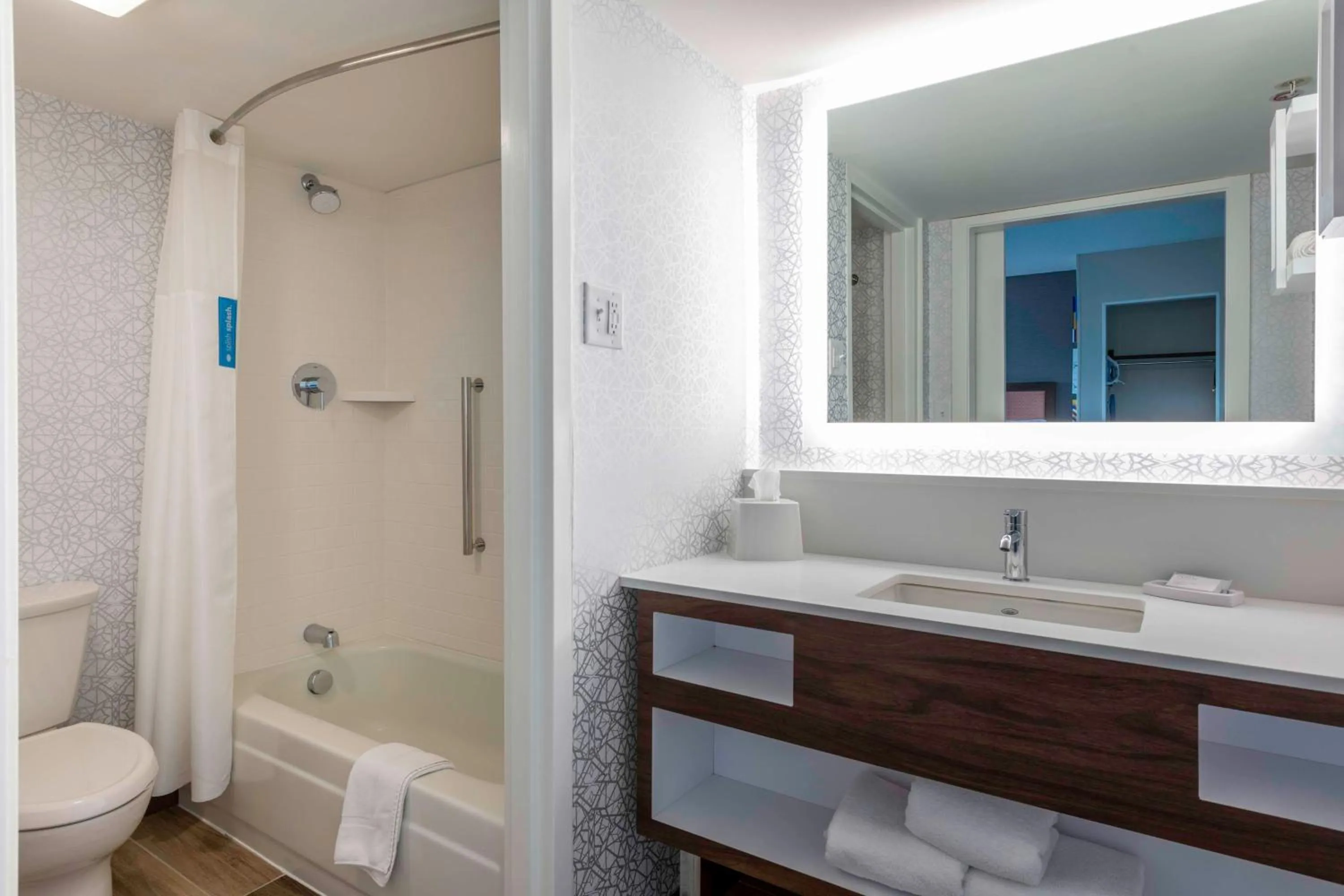 Bathroom in La Quinta by Wyndham Manchester