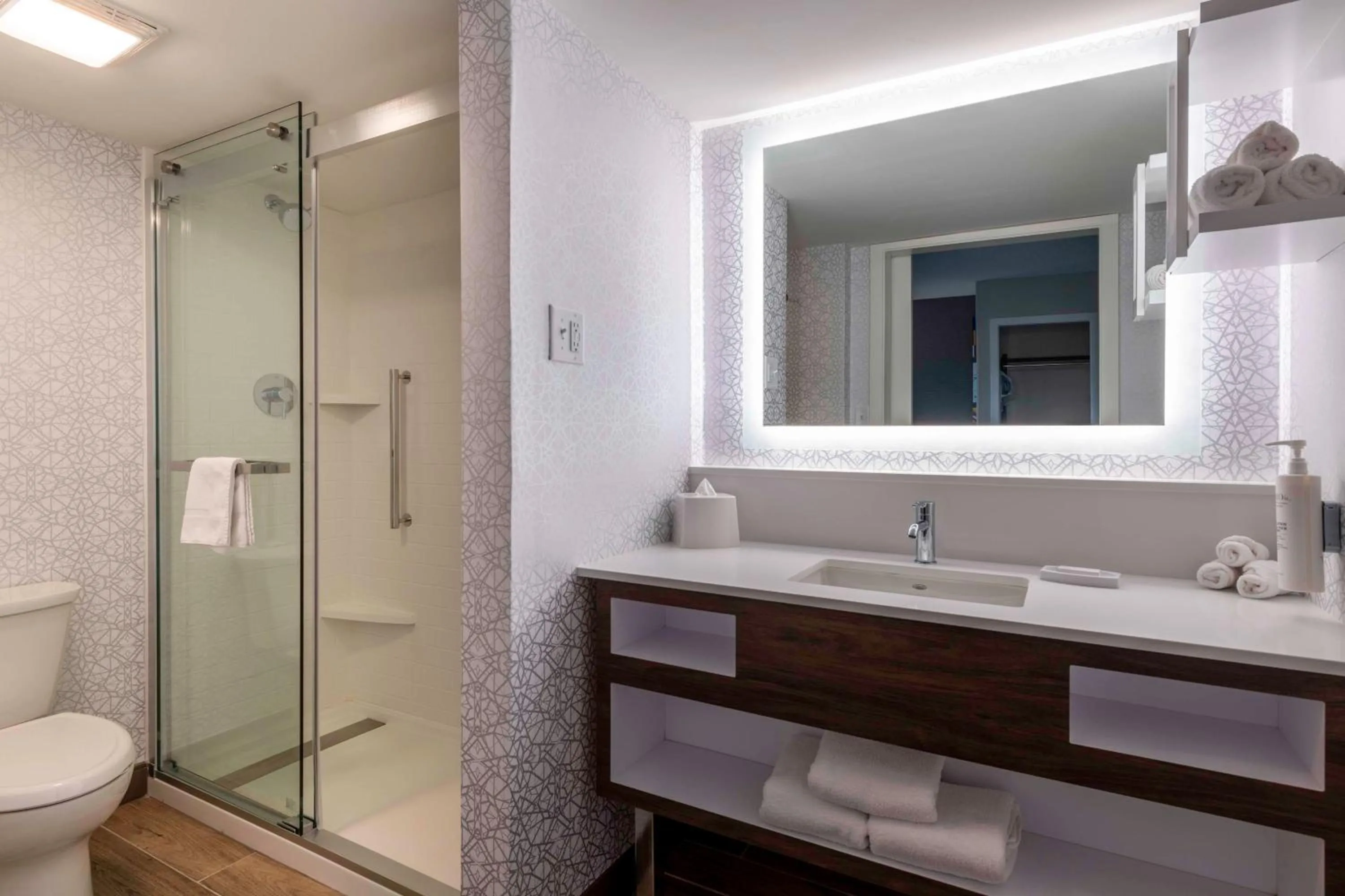 Bathroom in La Quinta by Wyndham Manchester