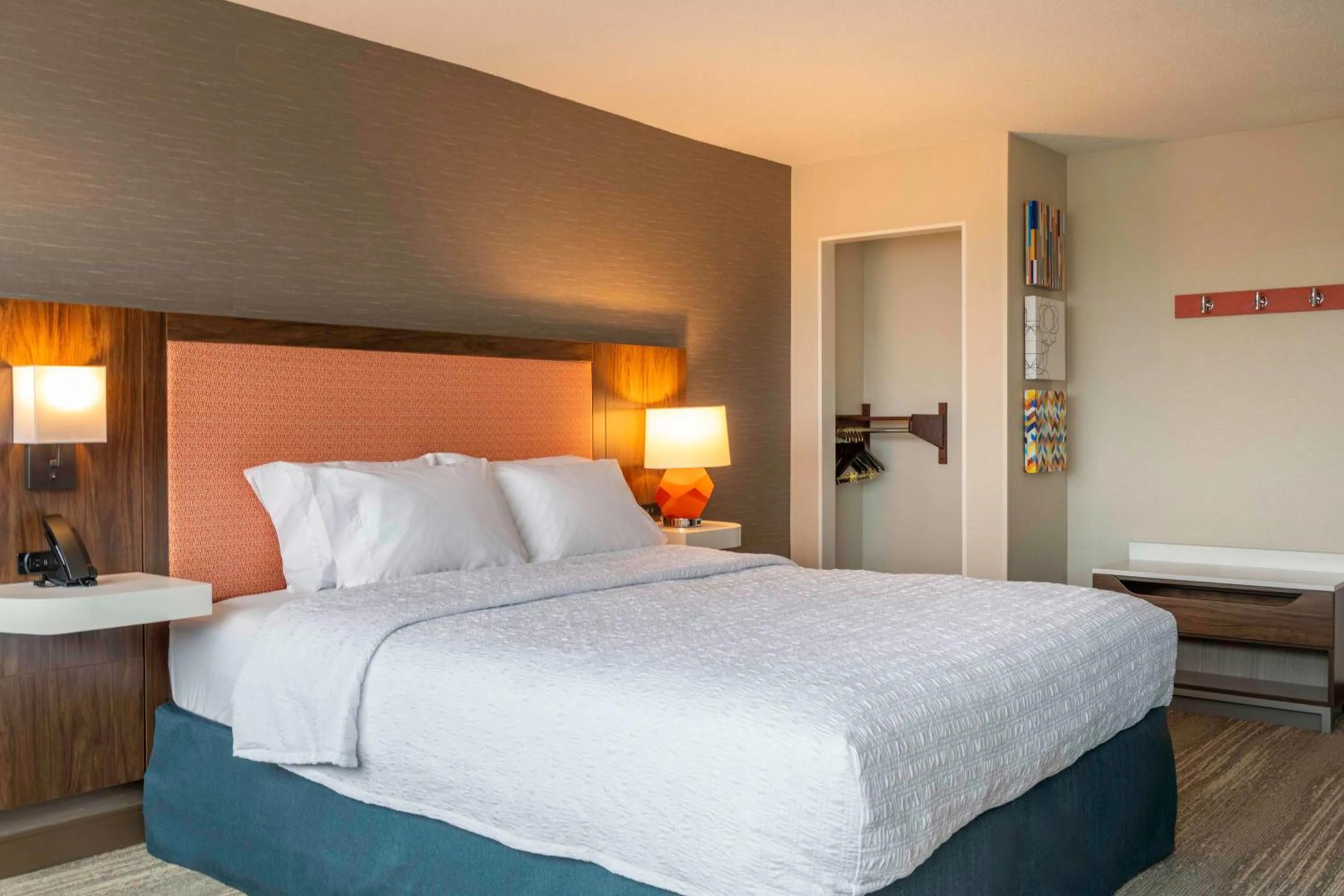 Bed in La Quinta by Wyndham Manchester