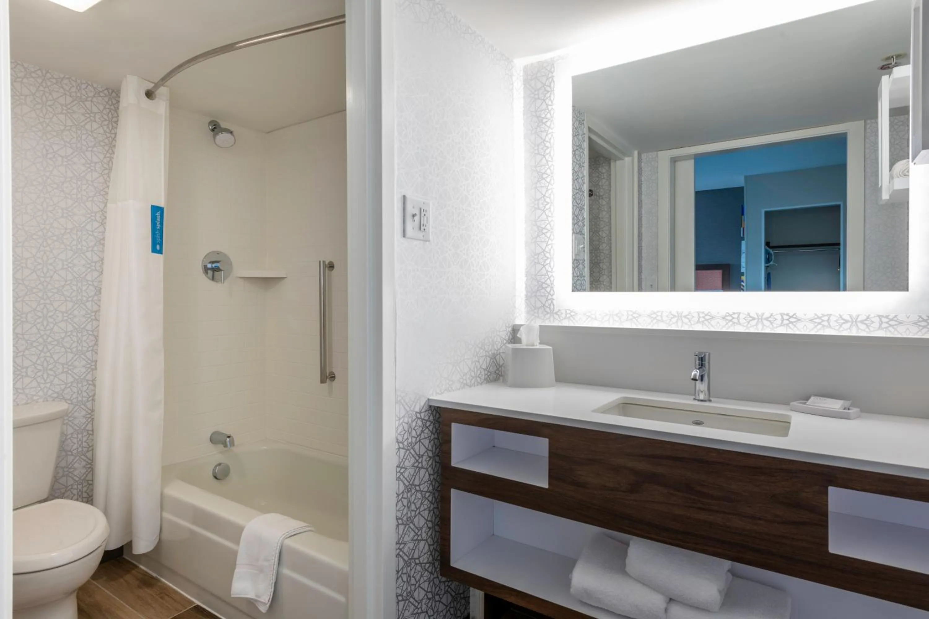 Bathroom in La Quinta by Wyndham Manchester