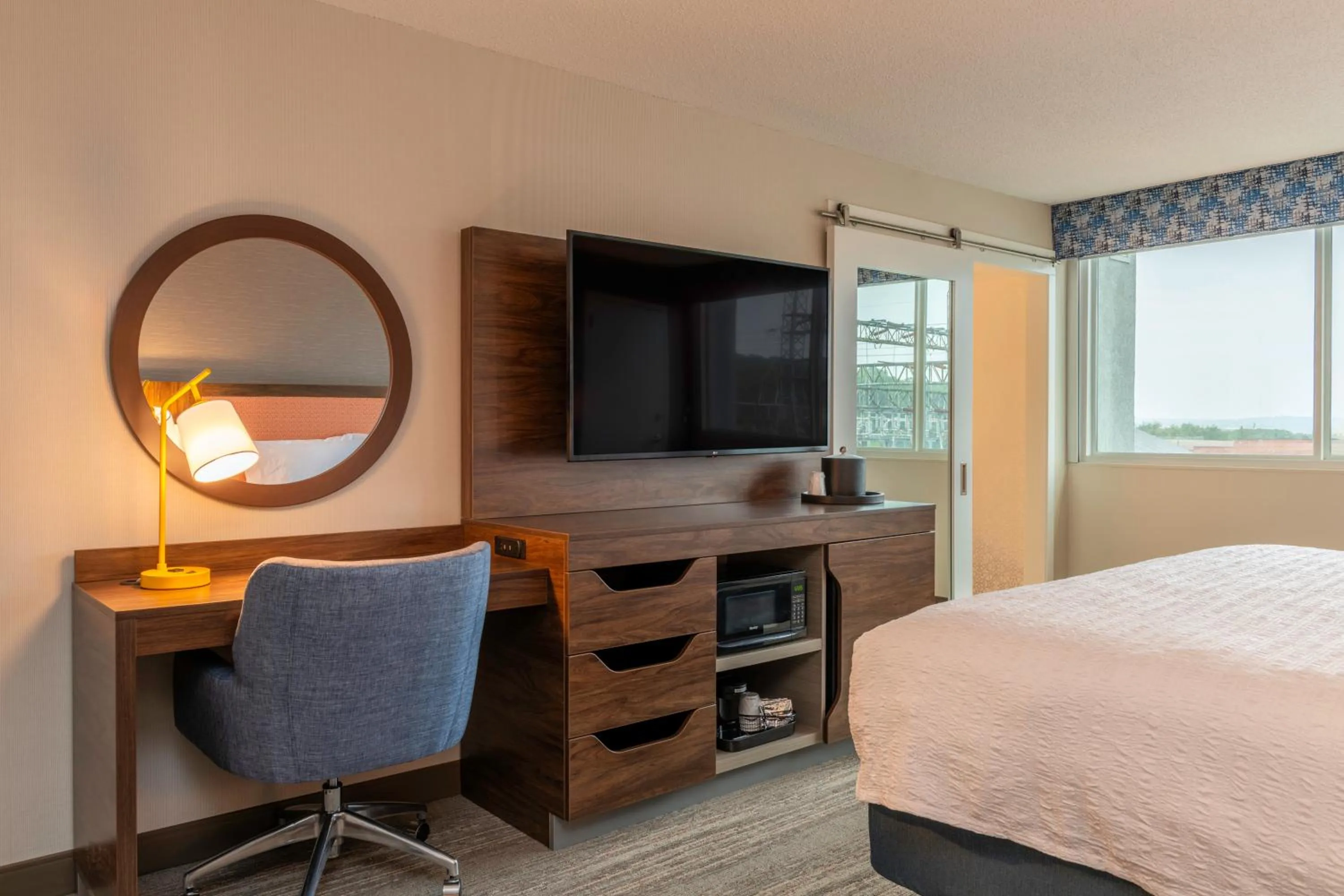 TV and multimedia, Bed in La Quinta by Wyndham Manchester
