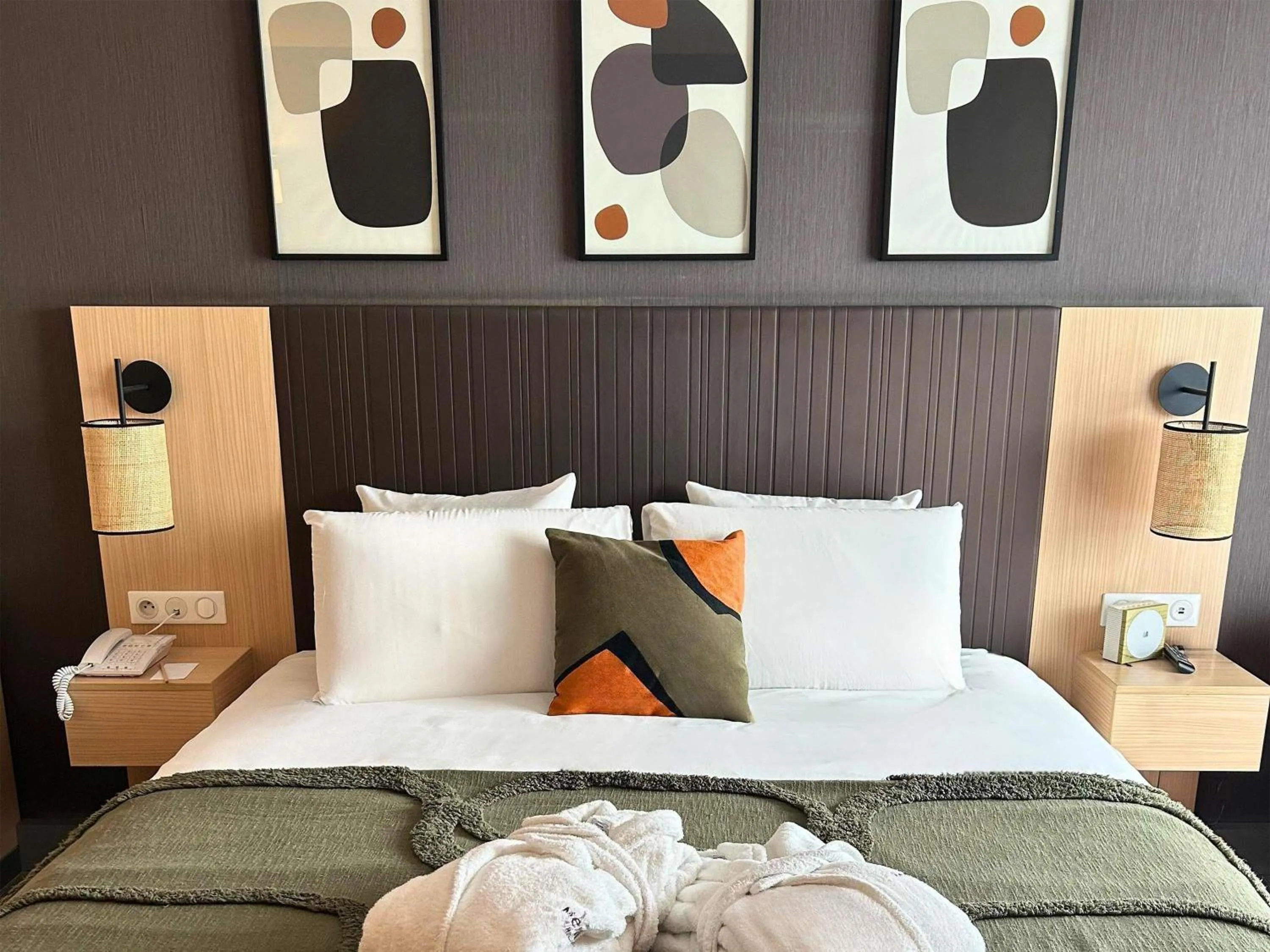 Bedroom, Bed in Mercure Valenciennes Centre