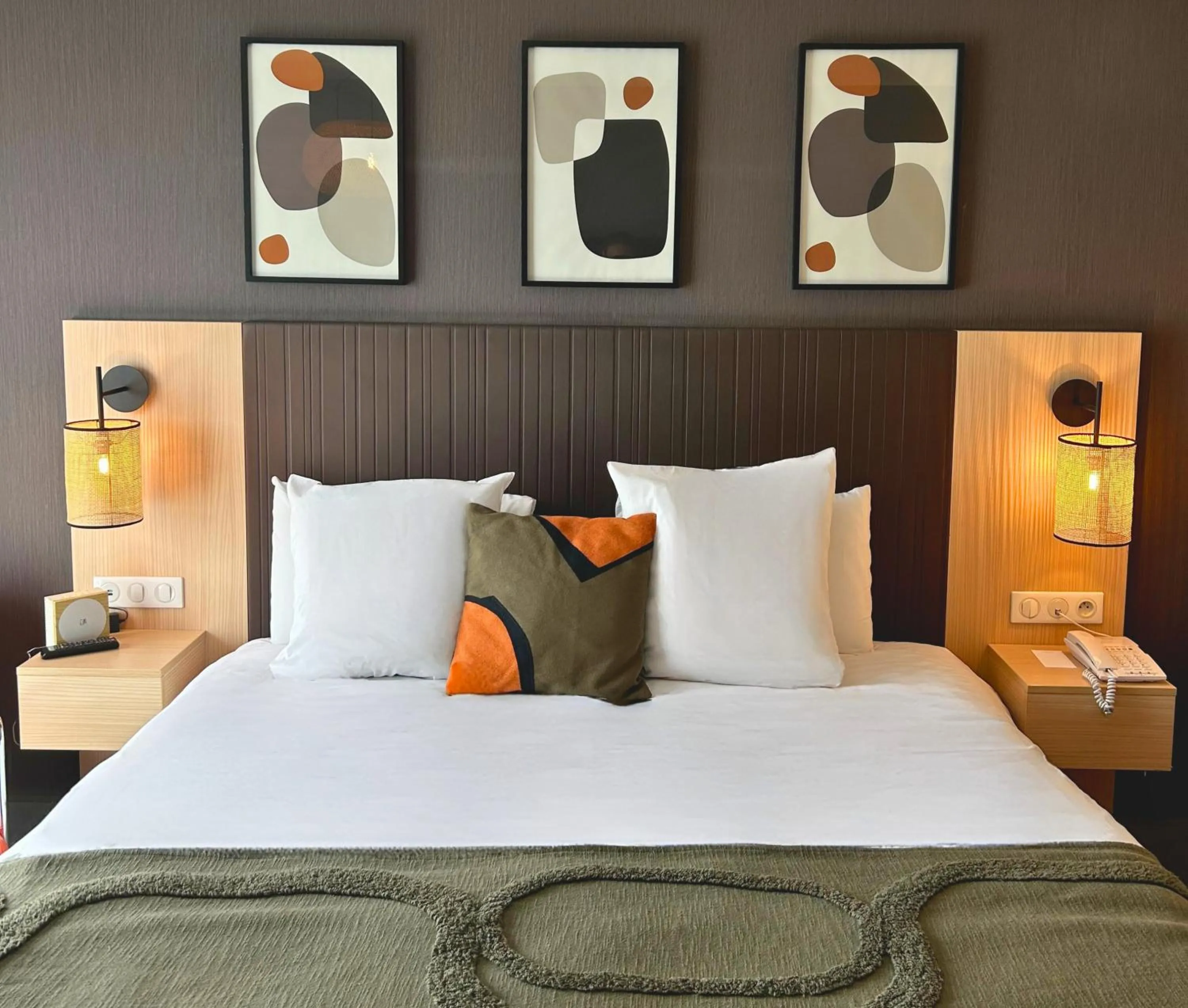 Bed in Mercure Valenciennes Centre