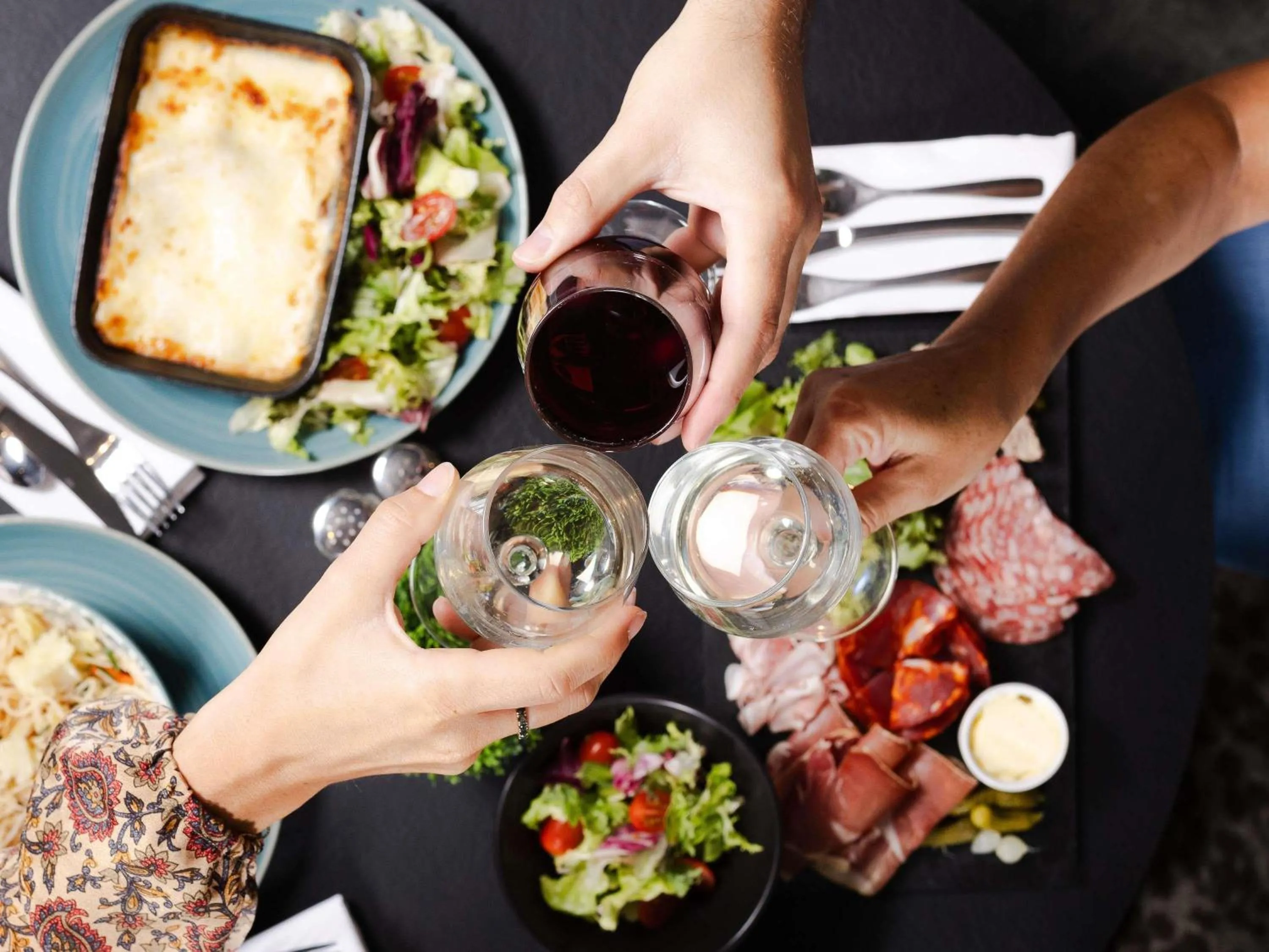 Lounge or bar in Mercure Valenciennes Centre