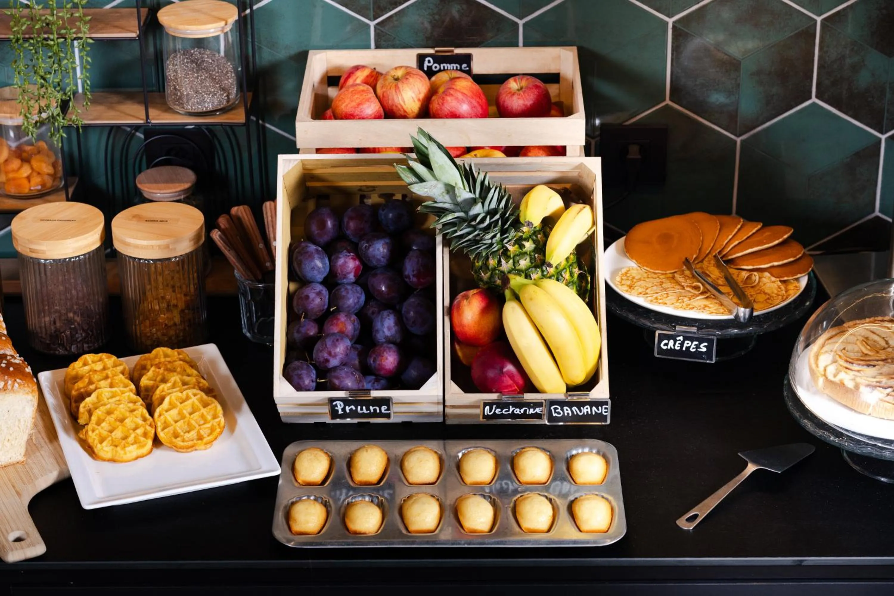 Breakfast in Mercure Valenciennes Centre