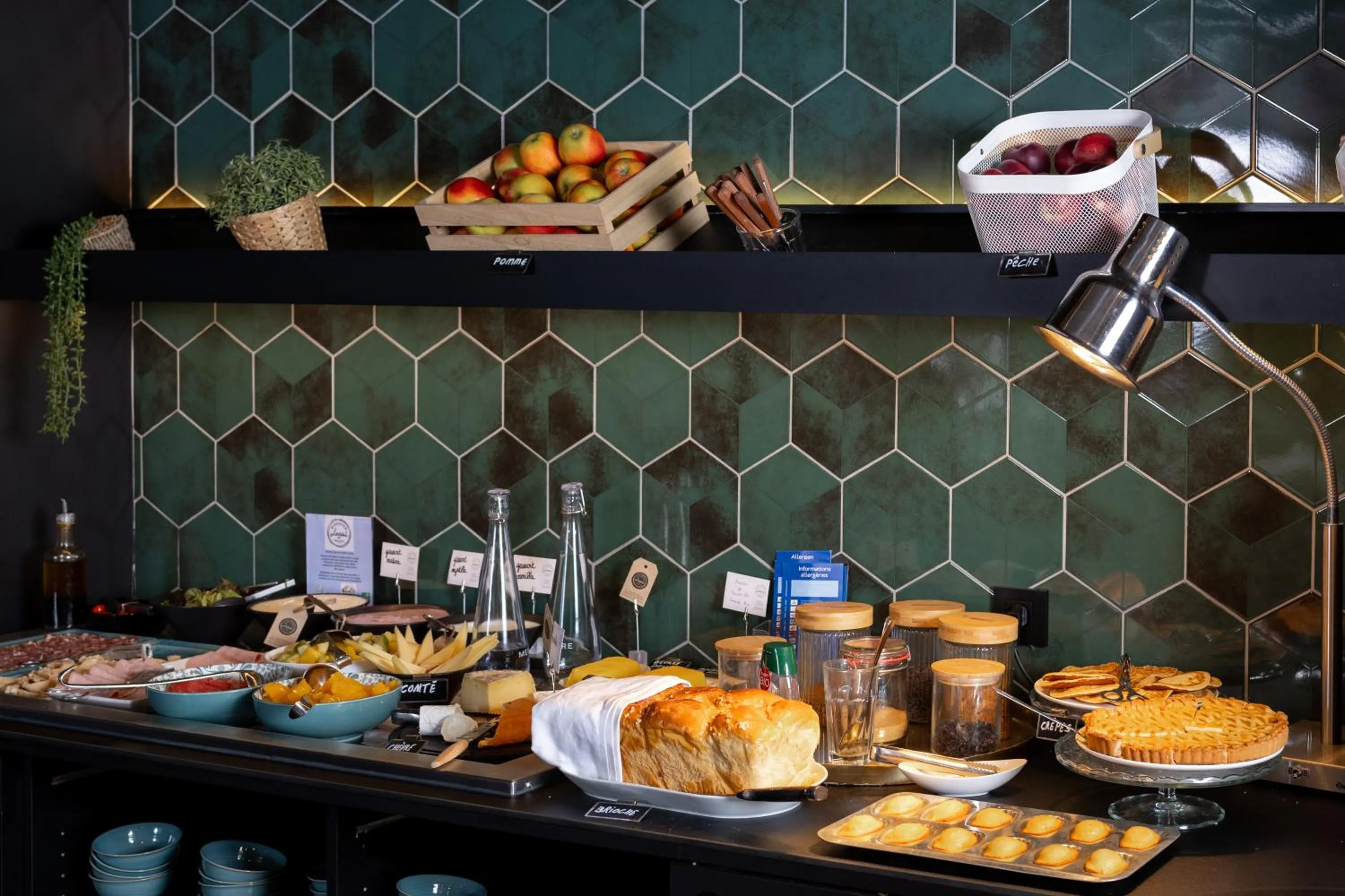 Breakfast in Mercure Valenciennes Centre