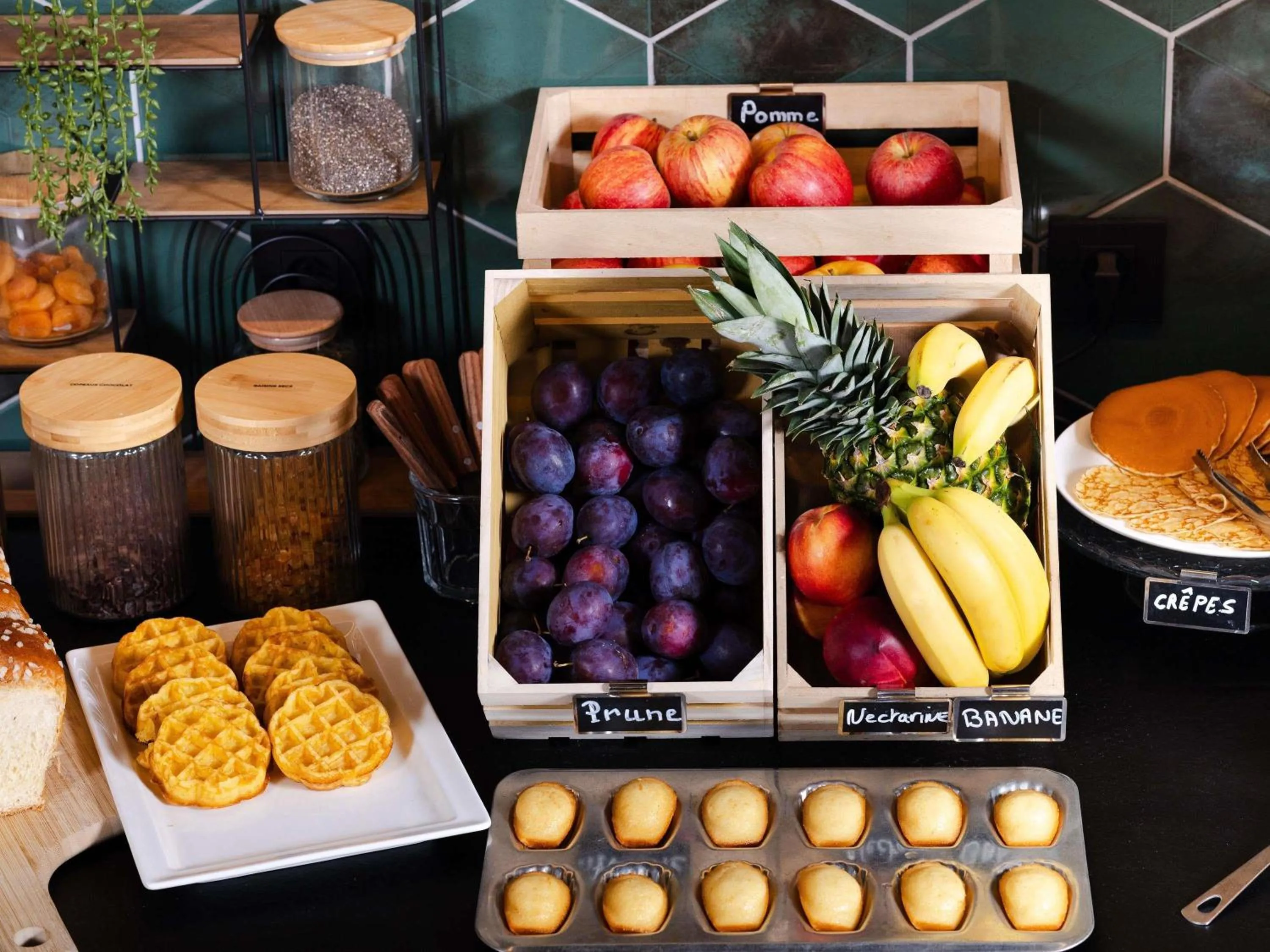 Breakfast in Mercure Valenciennes Centre