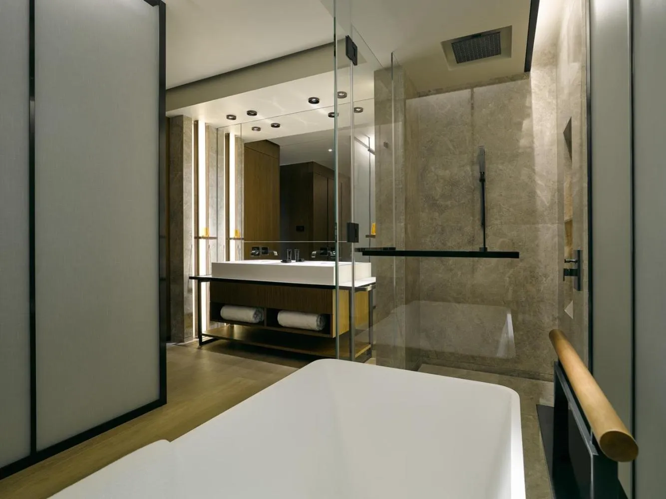 Bathroom, Bed in The PuXuan Hotel and Spa