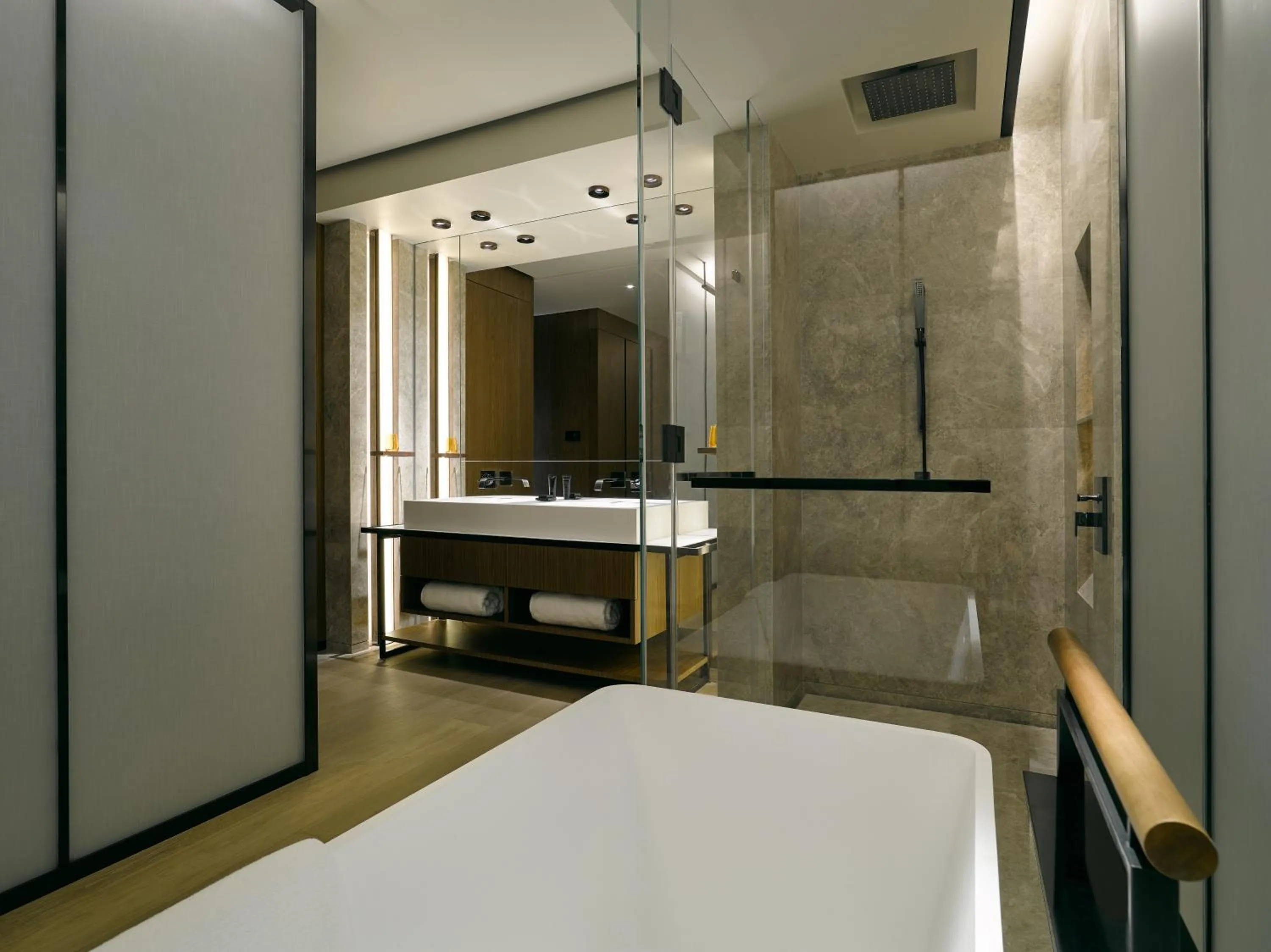 Bathroom, Bed in The PuXuan Hotel and Spa