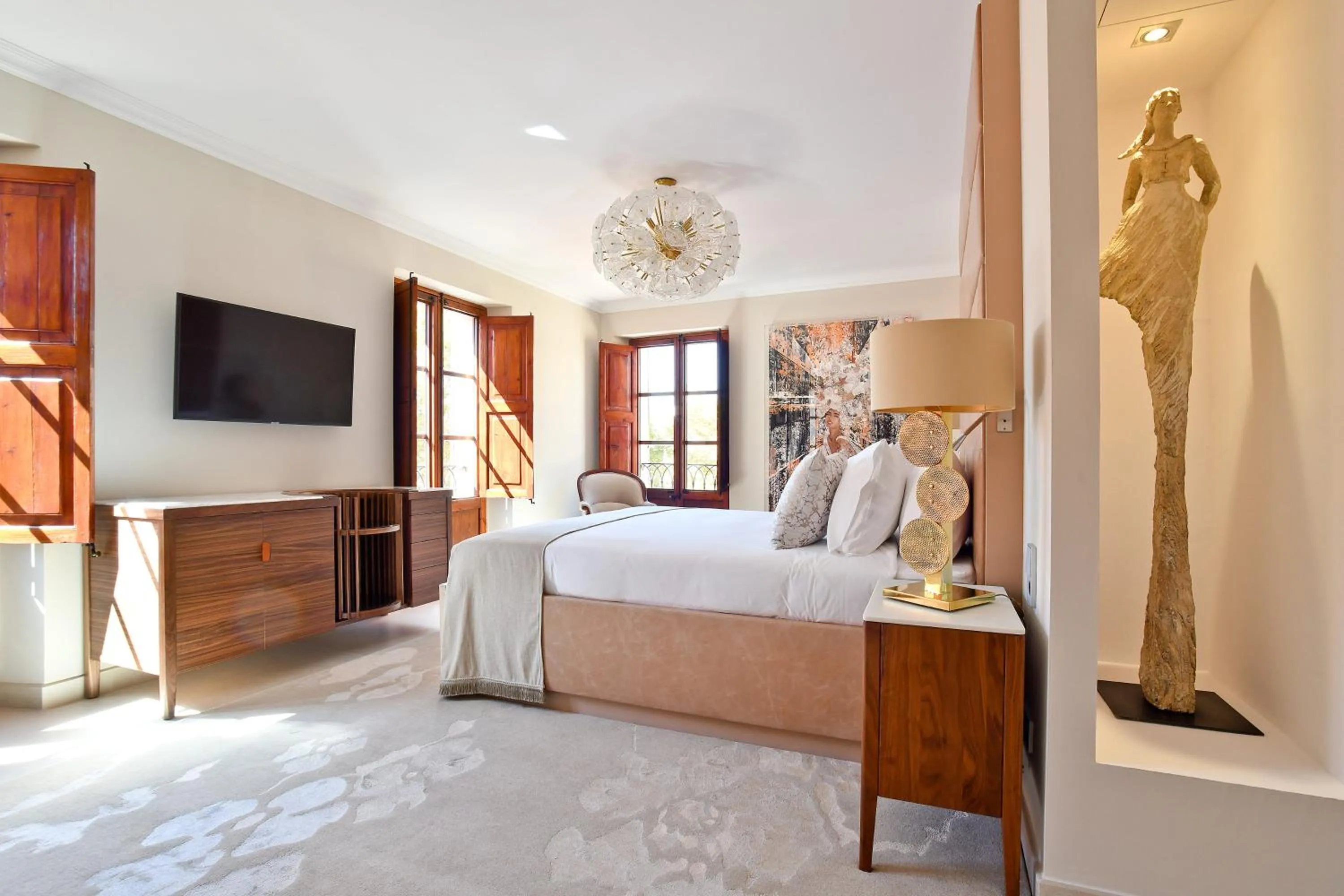 Photo of the whole room, Bed in Palacio Can Marqués by Puro