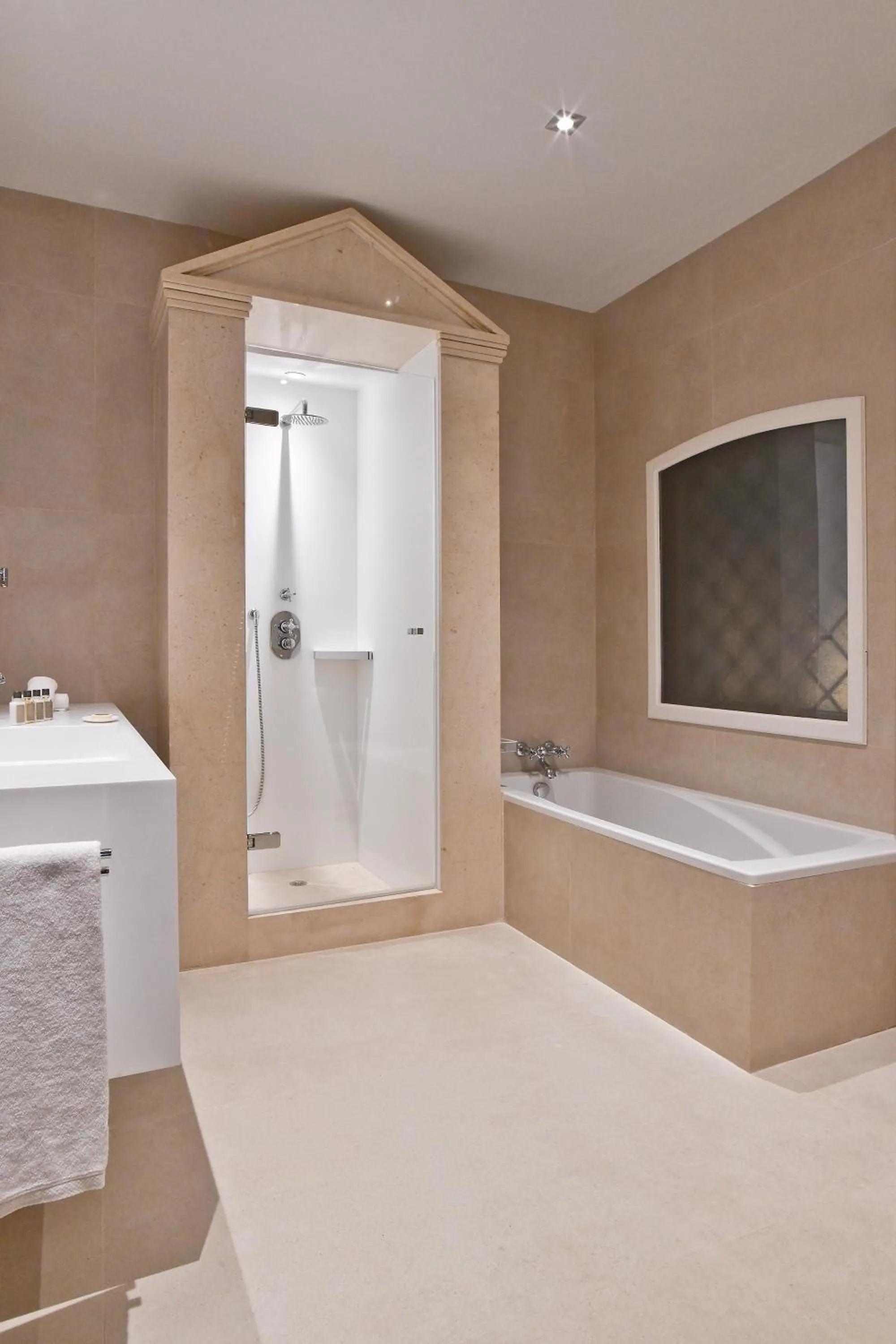 Bathroom in Palacio Can Marqués by Puro