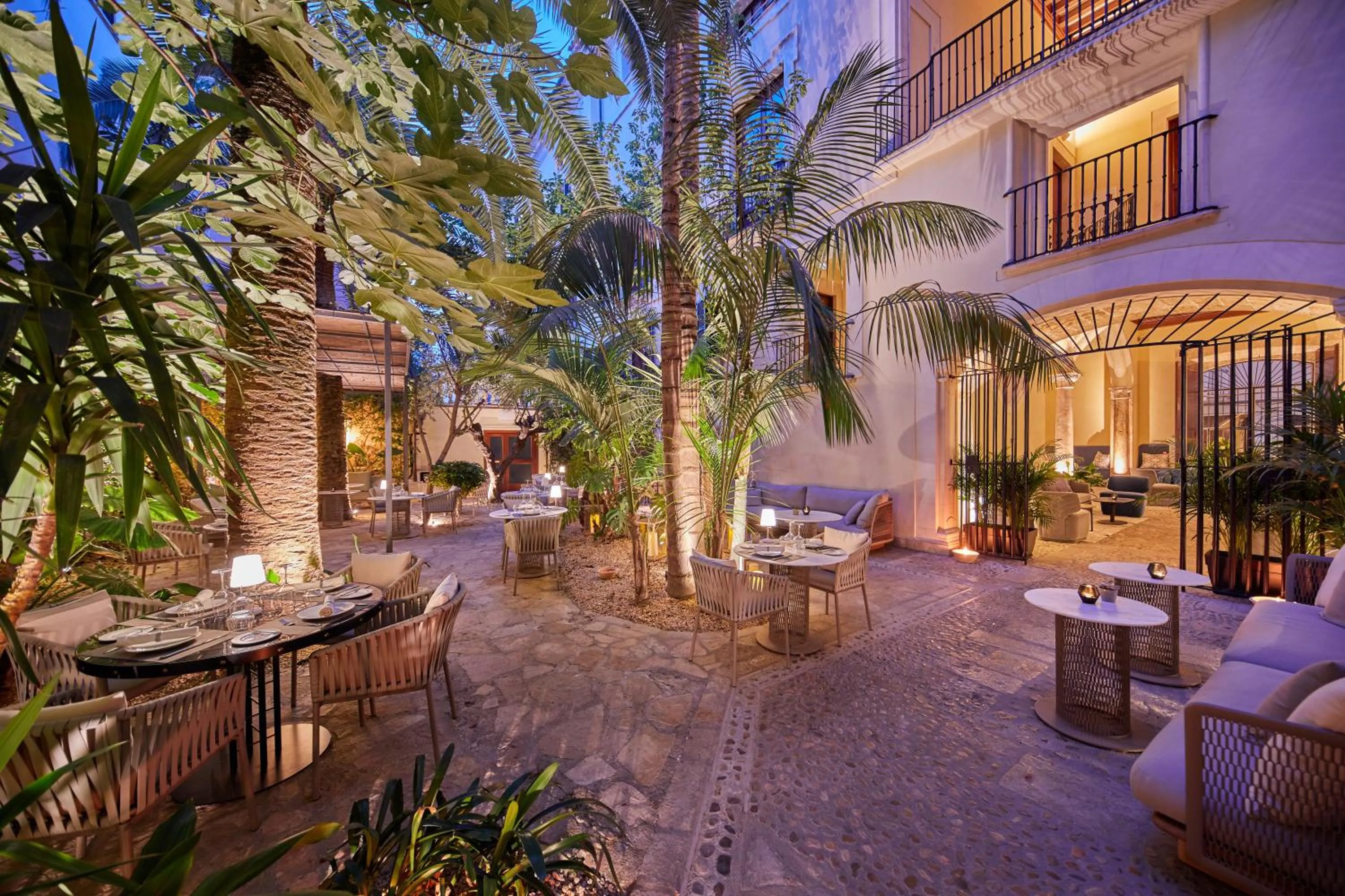 Patio in Palacio Can Marqués by Puro