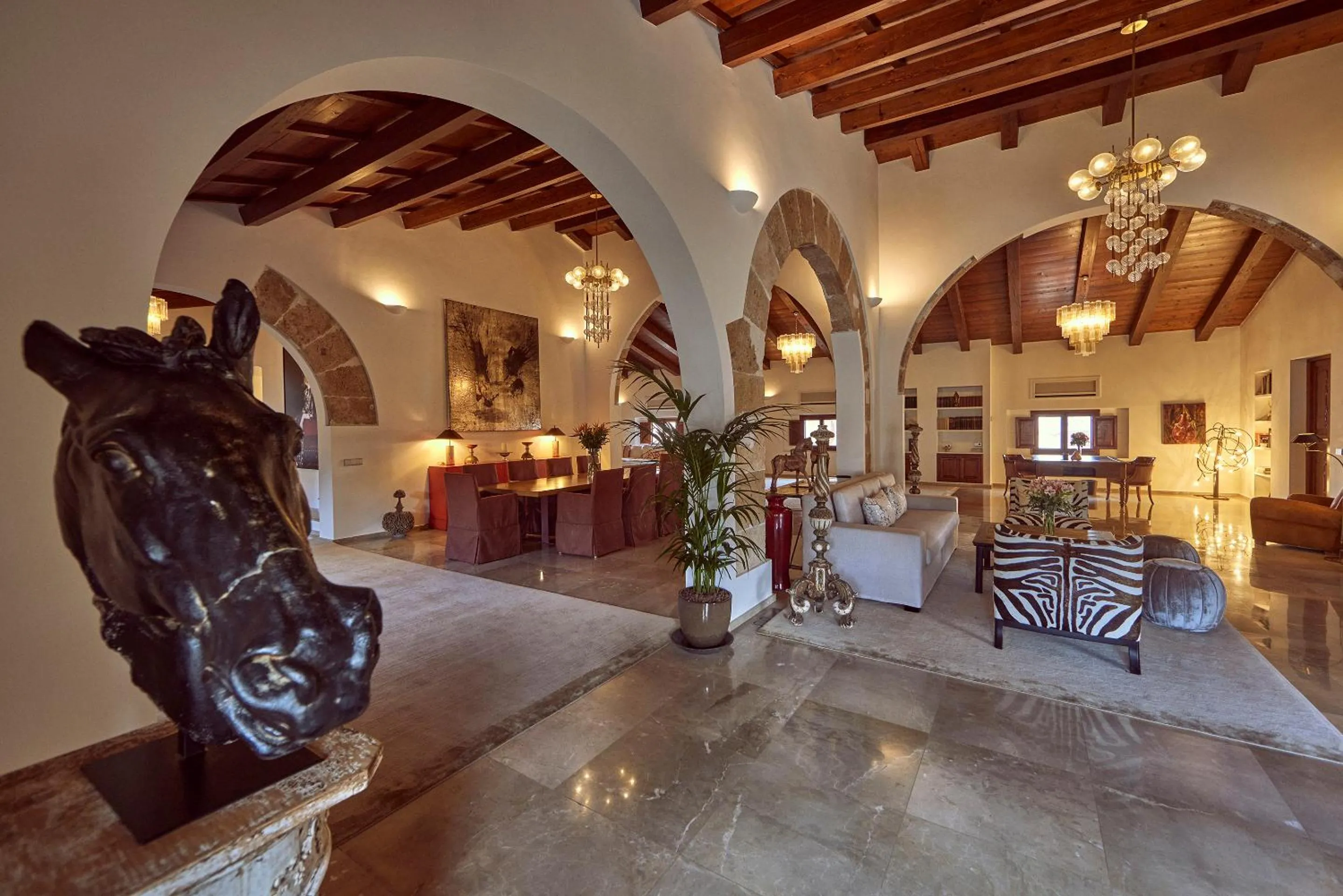 TV and multimedia in Palacio Can Marqués by Puro