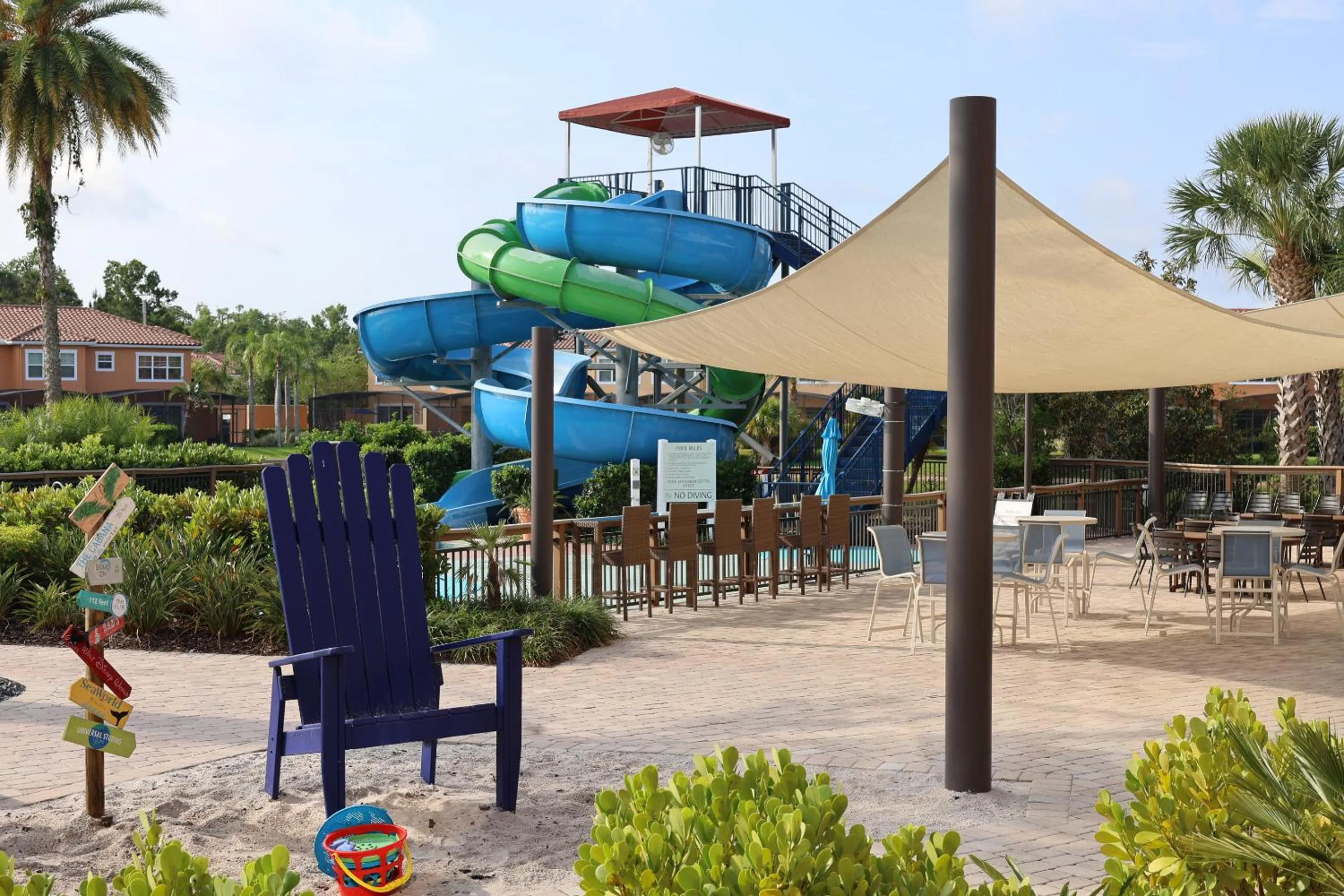 Lounge or bar in Regal Oaks Resort Vacation Townhomes by IDILIQ