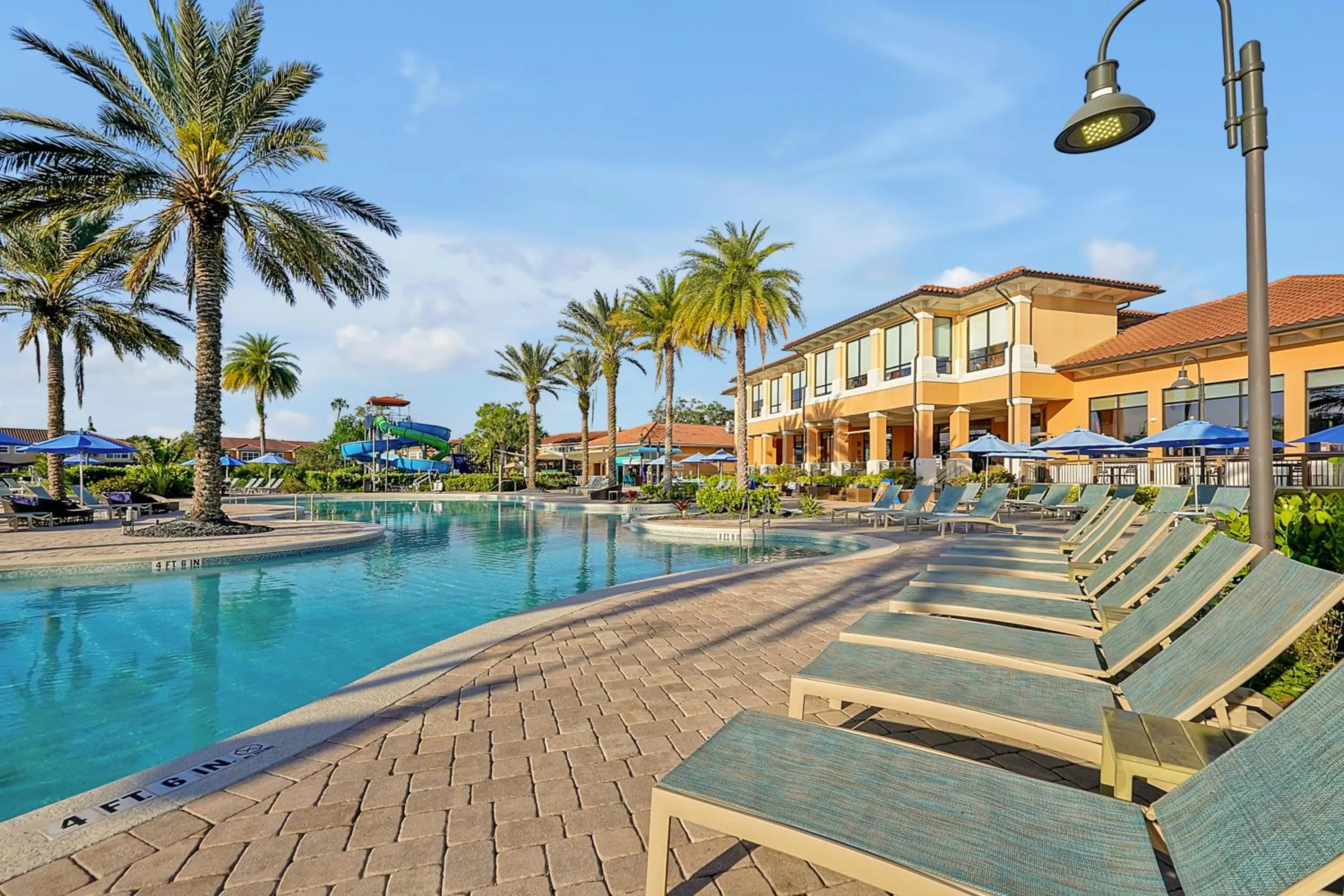 Property building in Regal Oaks Resort Vacation Townhomes by IDILIQ