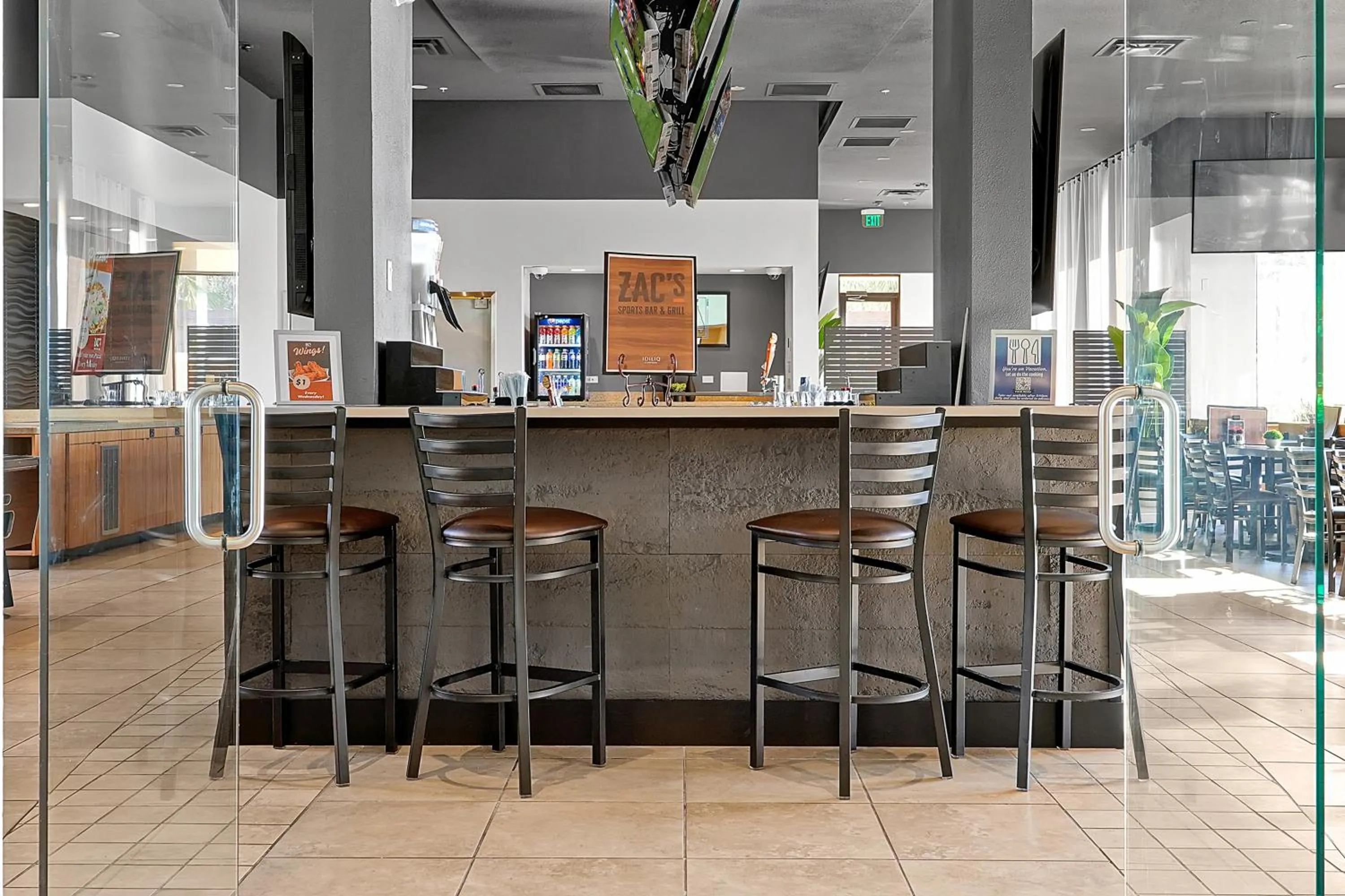 Restaurant/places to eat in Regal Oaks Resort Vacation Townhomes by IDILIQ