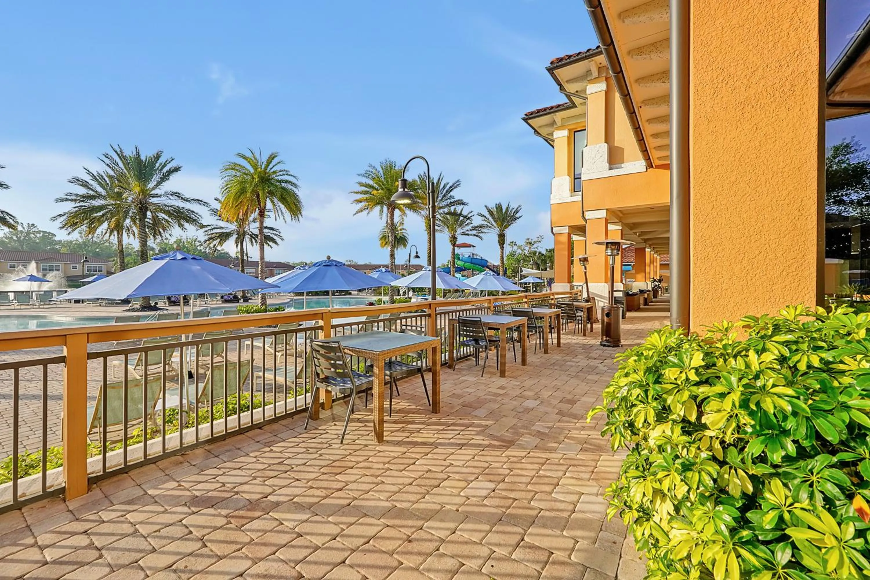 Restaurant/places to eat in Regal Oaks Resort Vacation Townhomes by IDILIQ