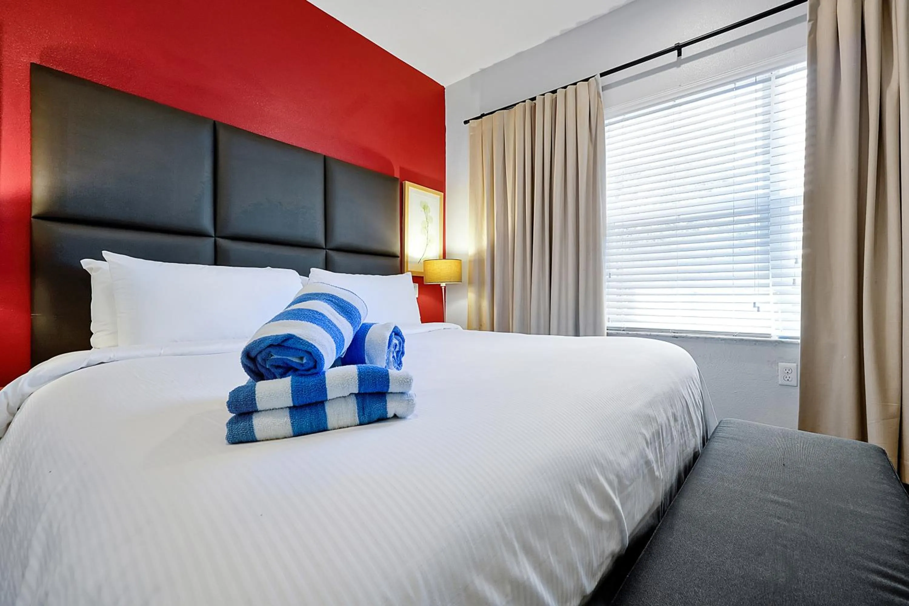 Bed in Regal Oaks Resort Vacation Townhomes by IDILIQ