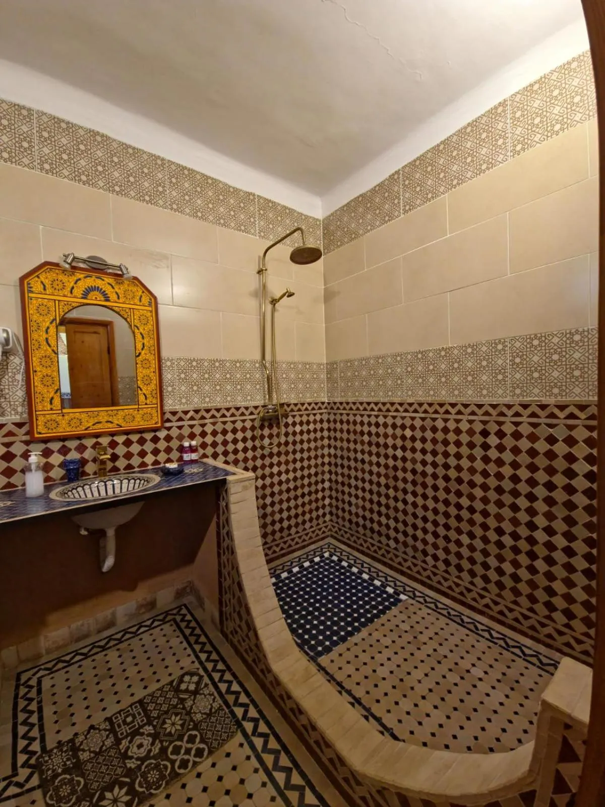 Shower in Riad ViewPoint