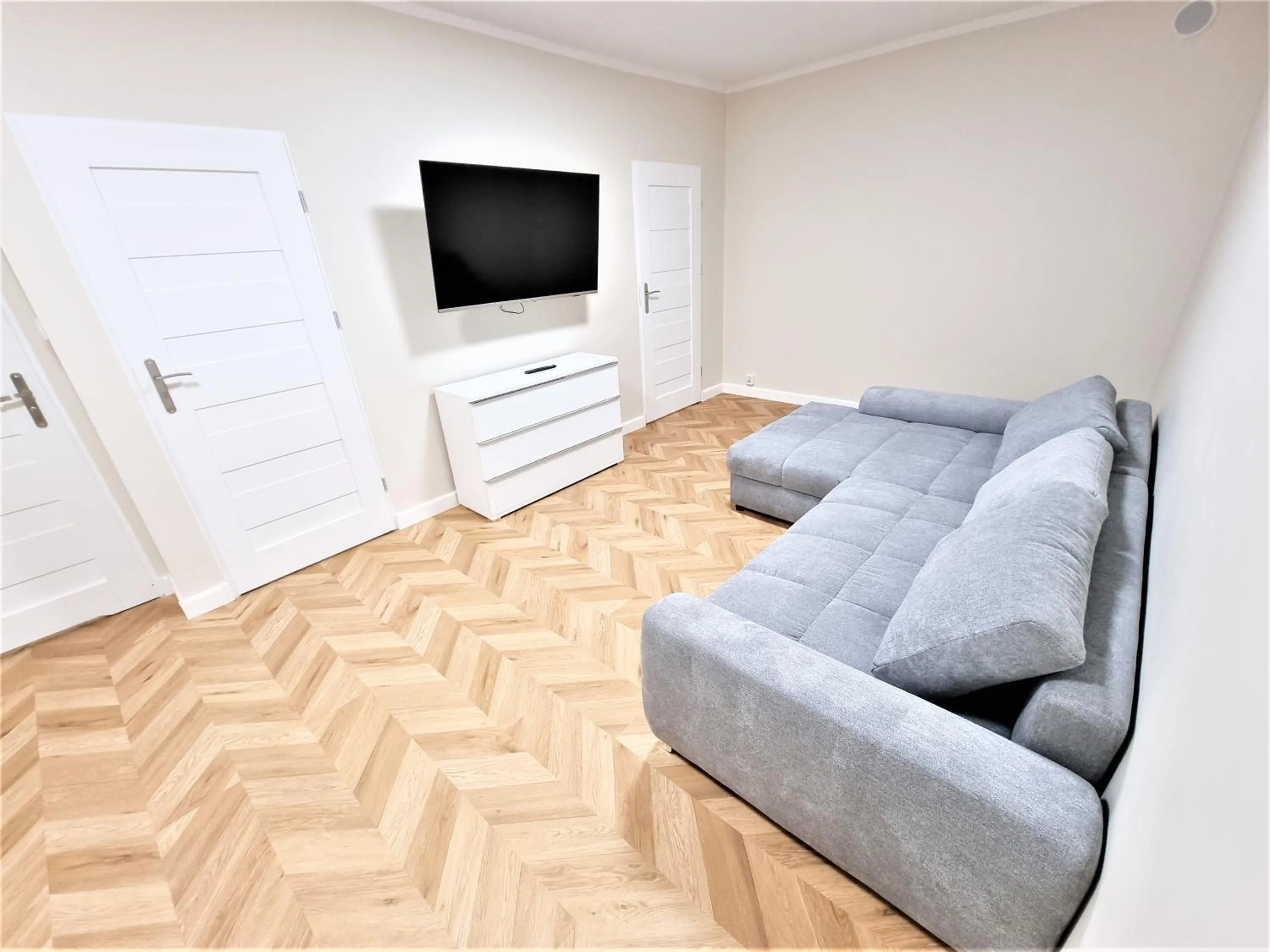 Communal lounge/ TV room in Orange Tree Hotel