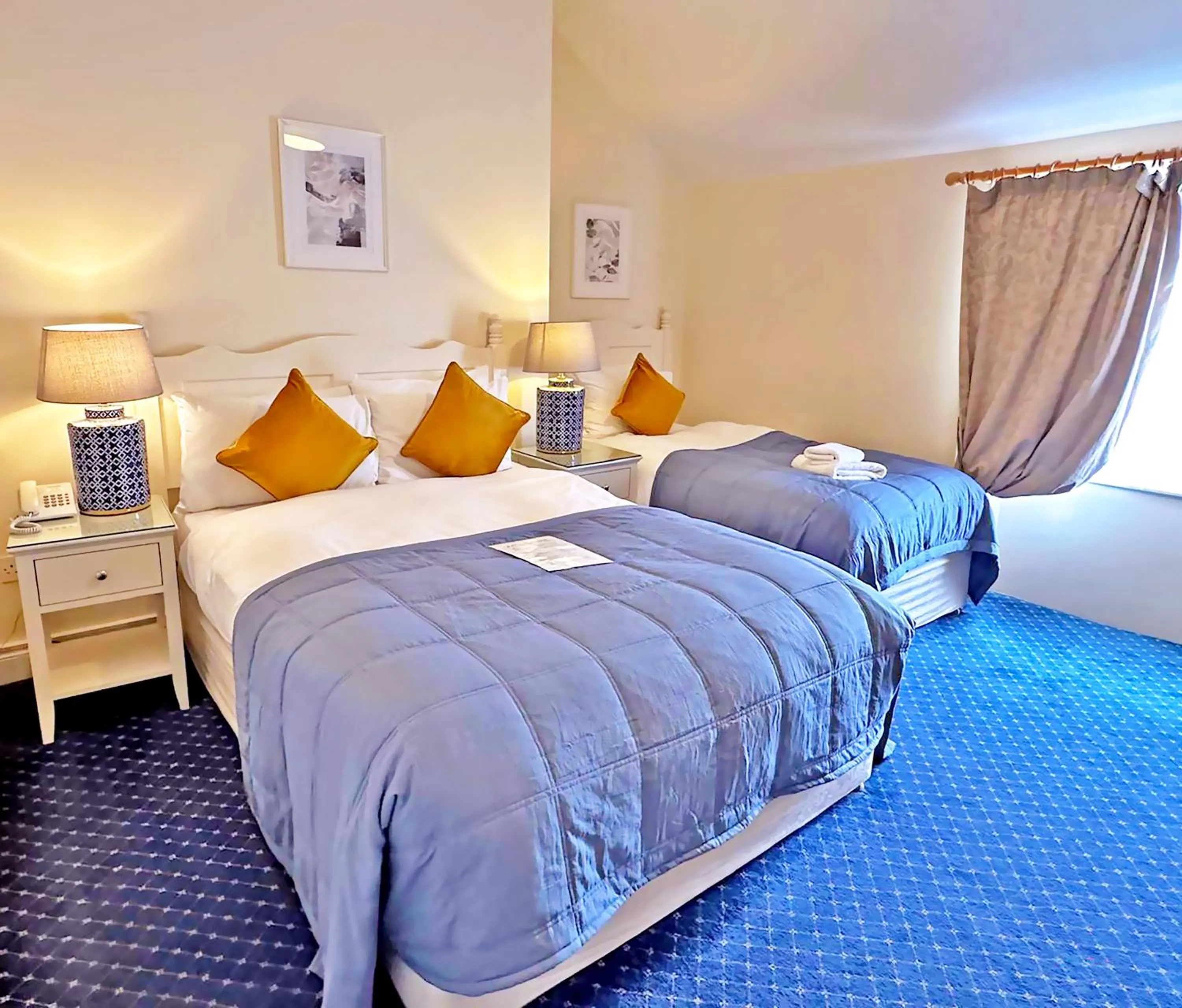Bed in Baggot Court Townhouse