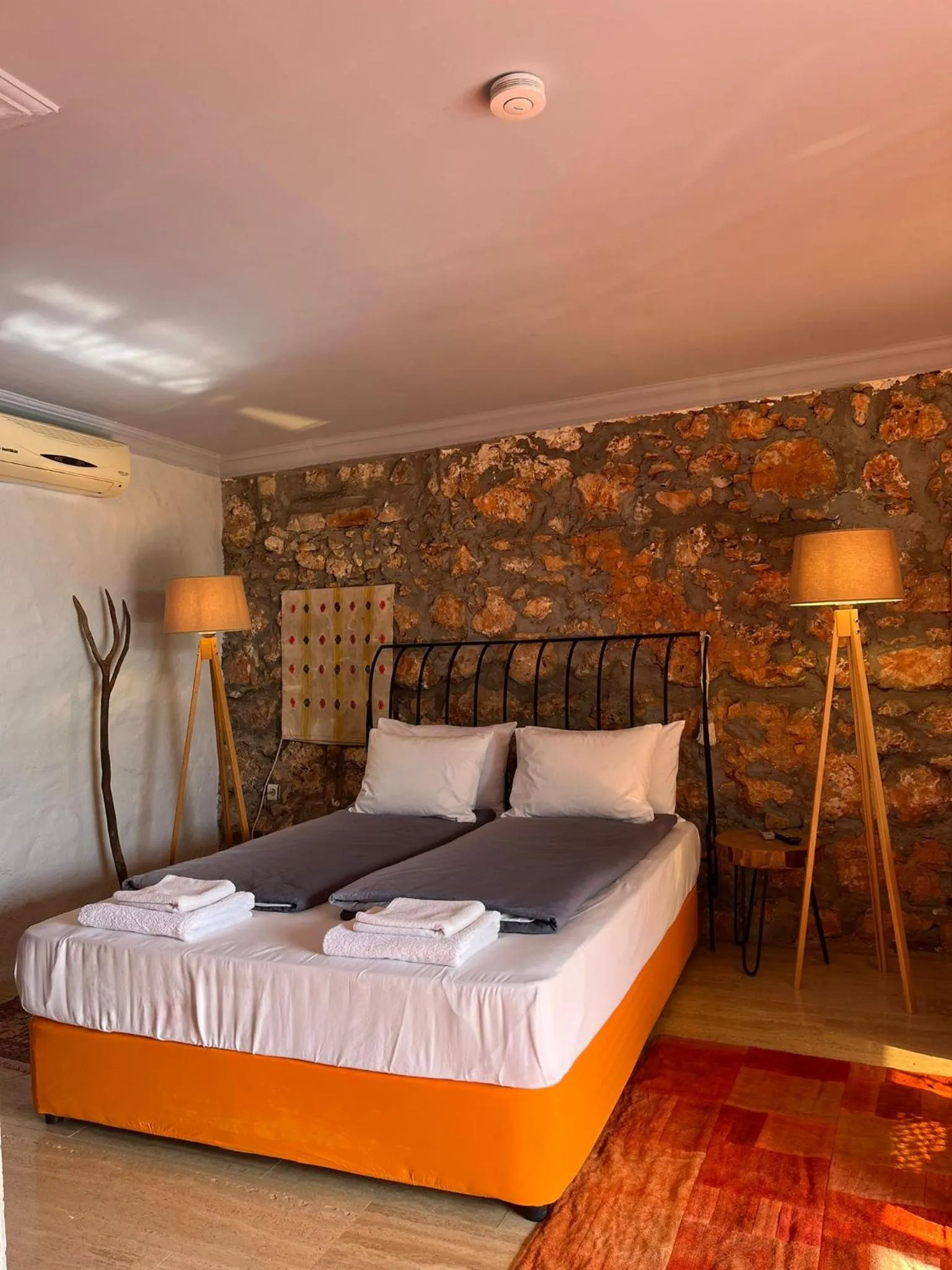 Bed in Kale Lodge - Adult Only + 15