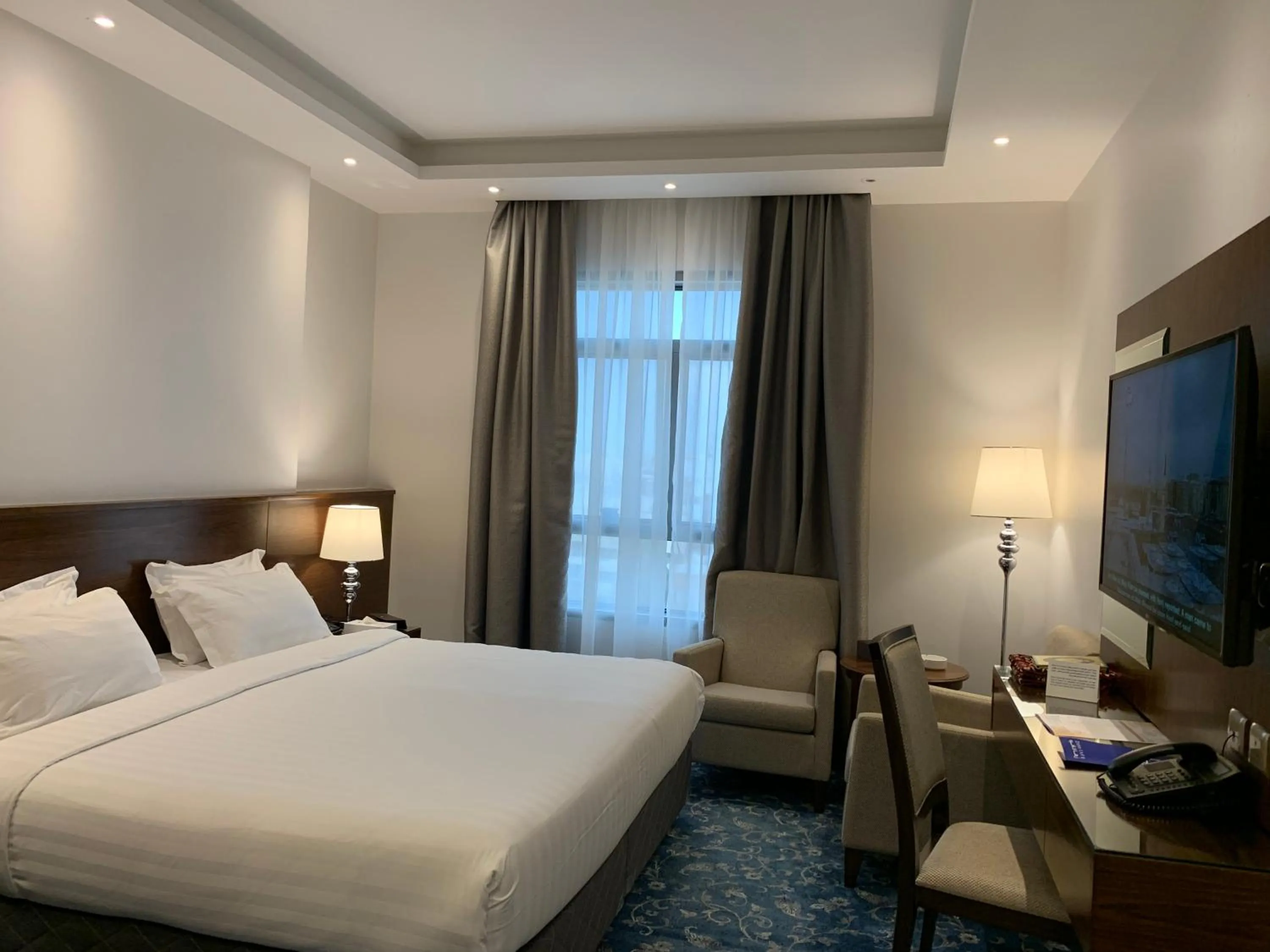 Photo of the whole room, Bed in Zaha Al Munawara Hotel