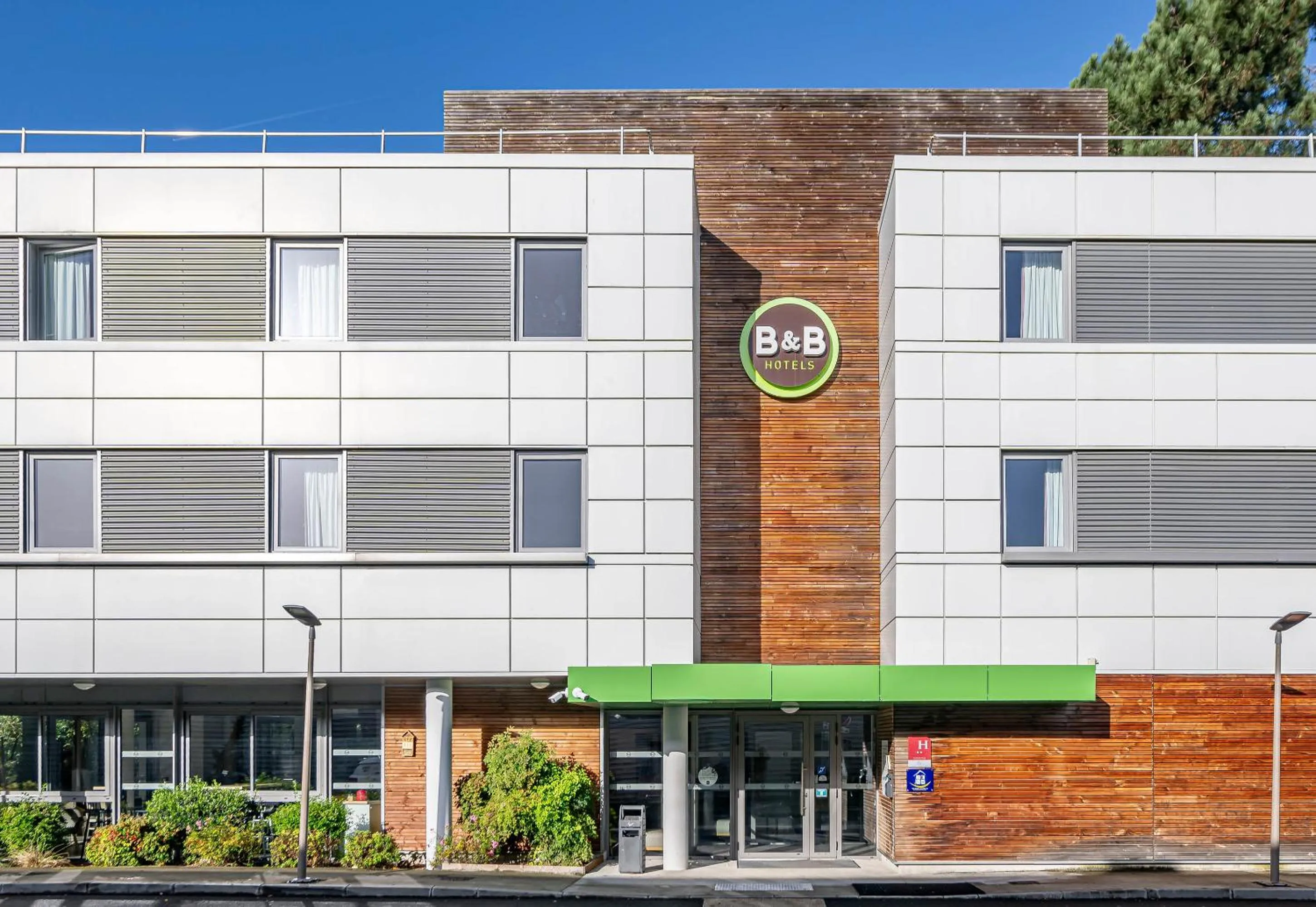 Property building in B&B HOTEL Bordeaux Langon