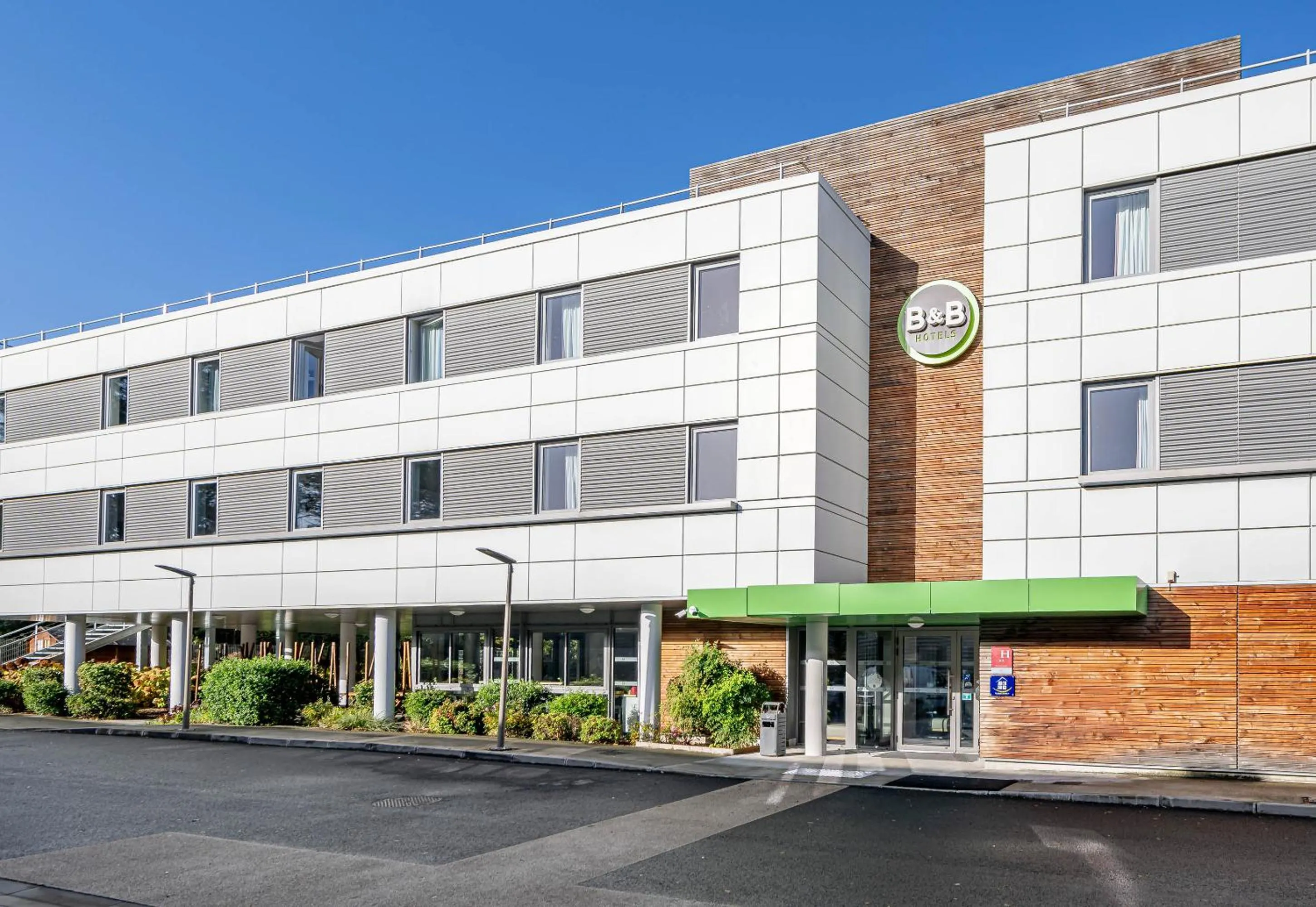 Property building in B&B HOTEL Bordeaux Langon