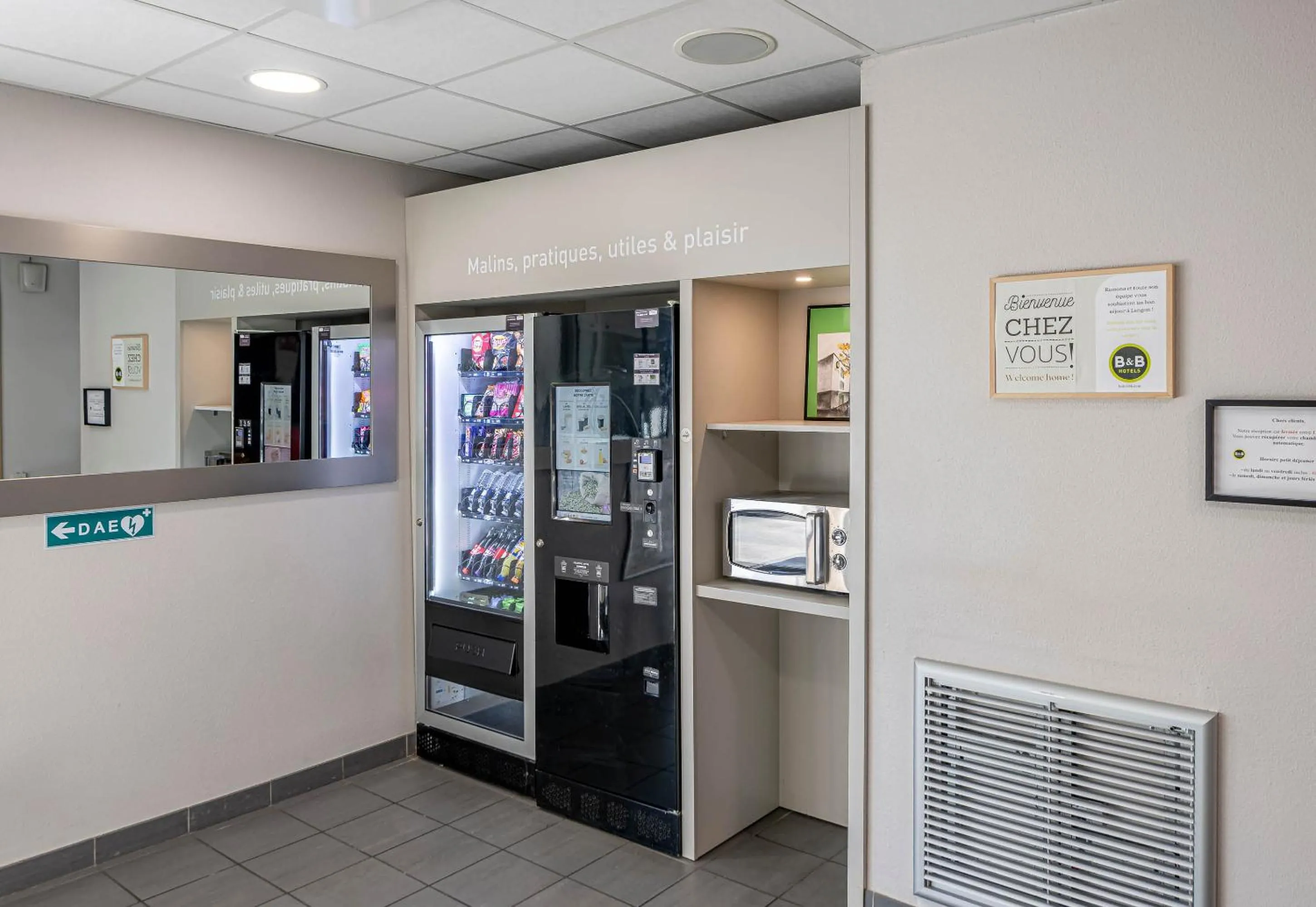 vending machine in B&B HOTEL Bordeaux Langon
