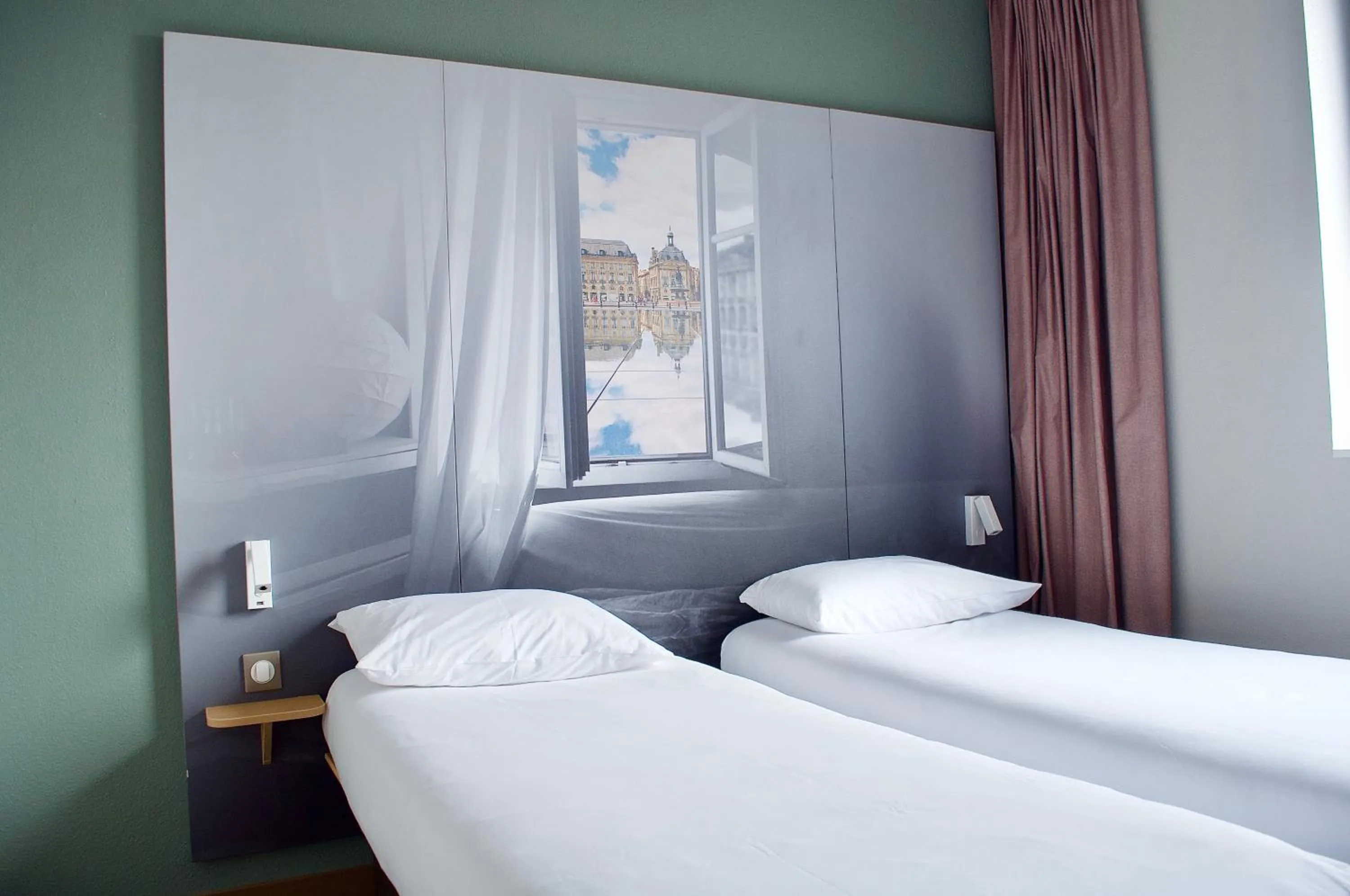 Bedroom, Bed in B&B HOTEL Bordeaux Langon