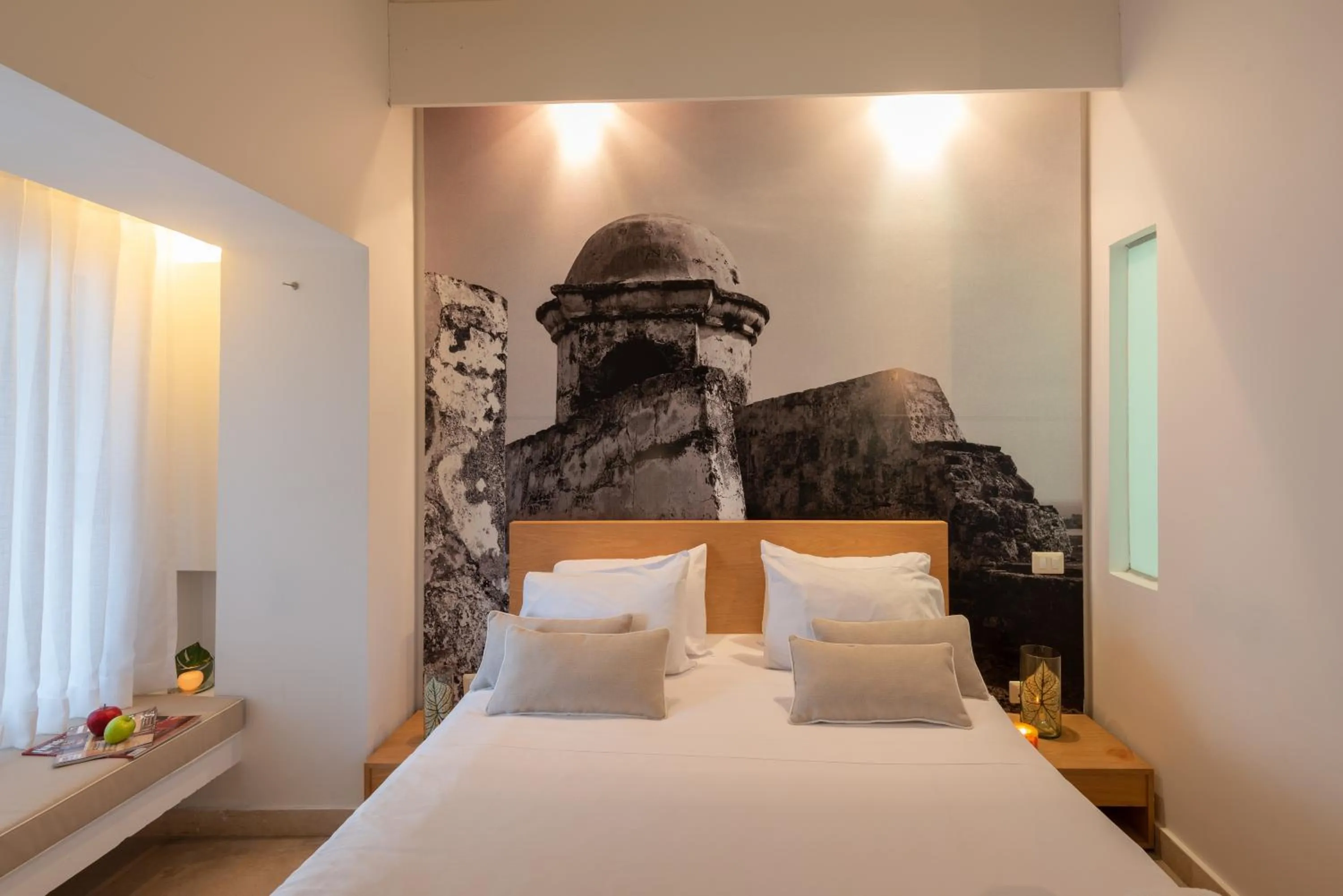 Photo of the whole room, Bed in Delirio Hotel