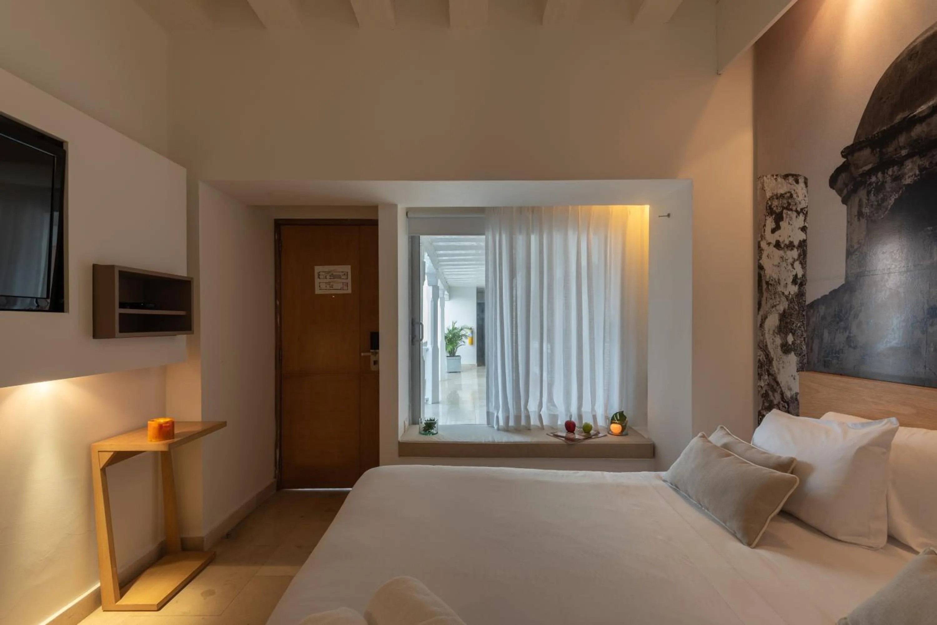 Photo of the whole room, Bed in Delirio Hotel