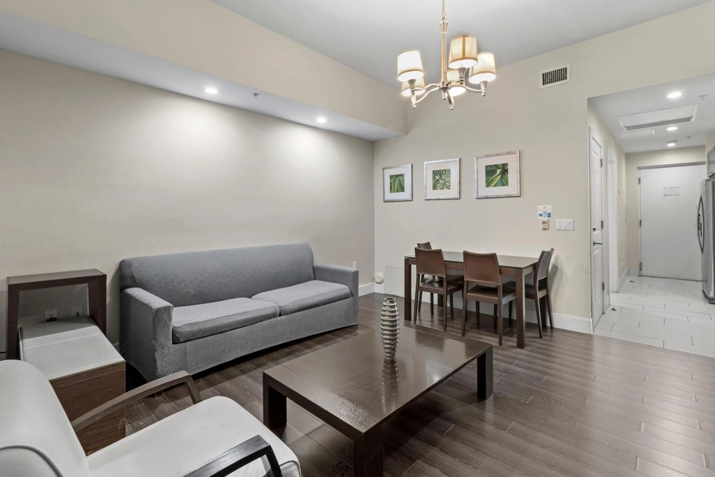 Seating area in Provident Doral At The Blue