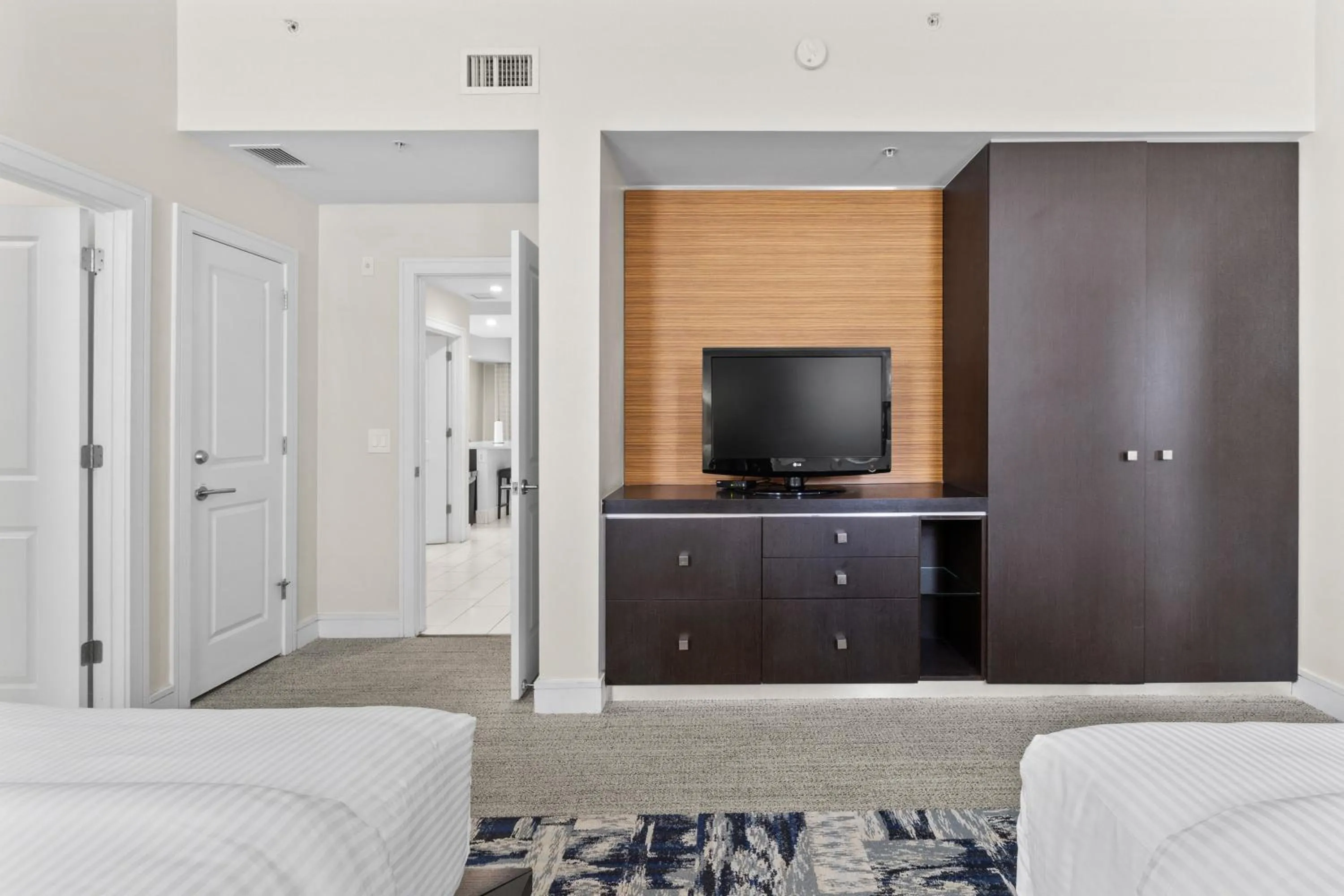 TV and multimedia in Provident Doral At The Blue