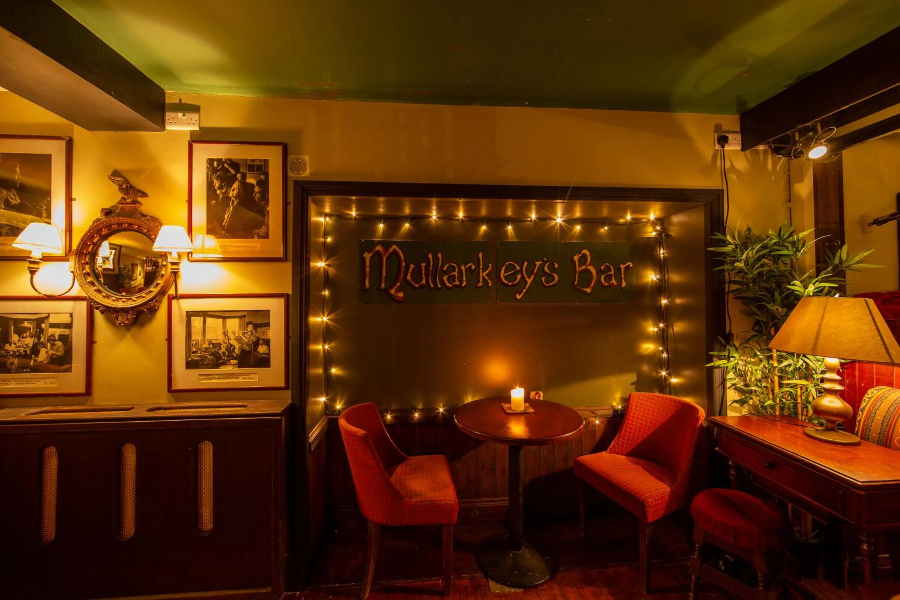 Lounge or bar in Foyles Hotel