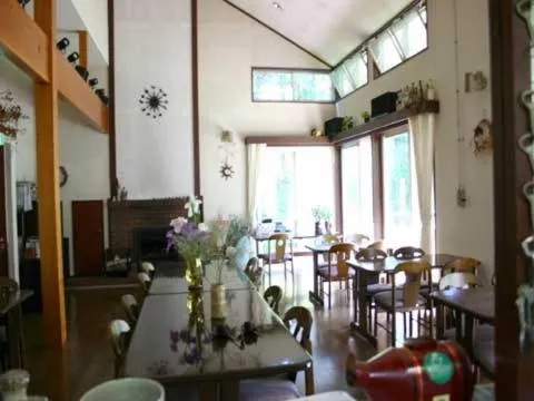 Restaurant/places to eat in Pension Old String