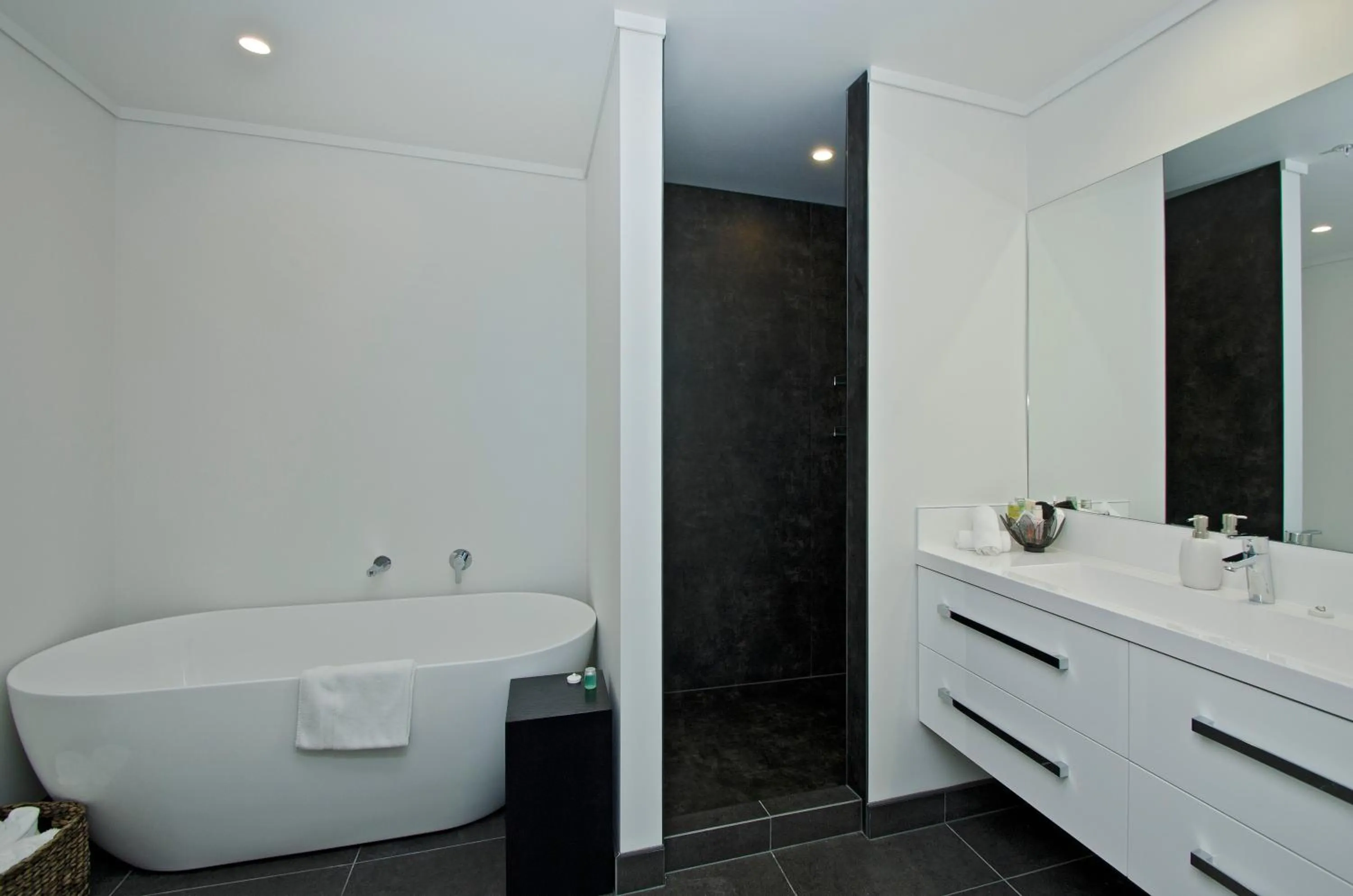 Bath in Hotel on Devonport